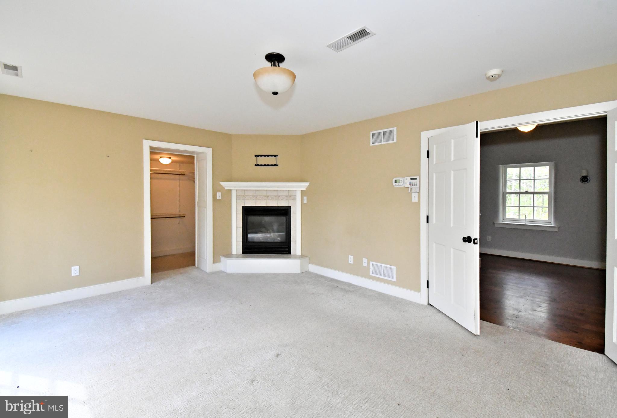 SCHWENKSVILLE - Residential