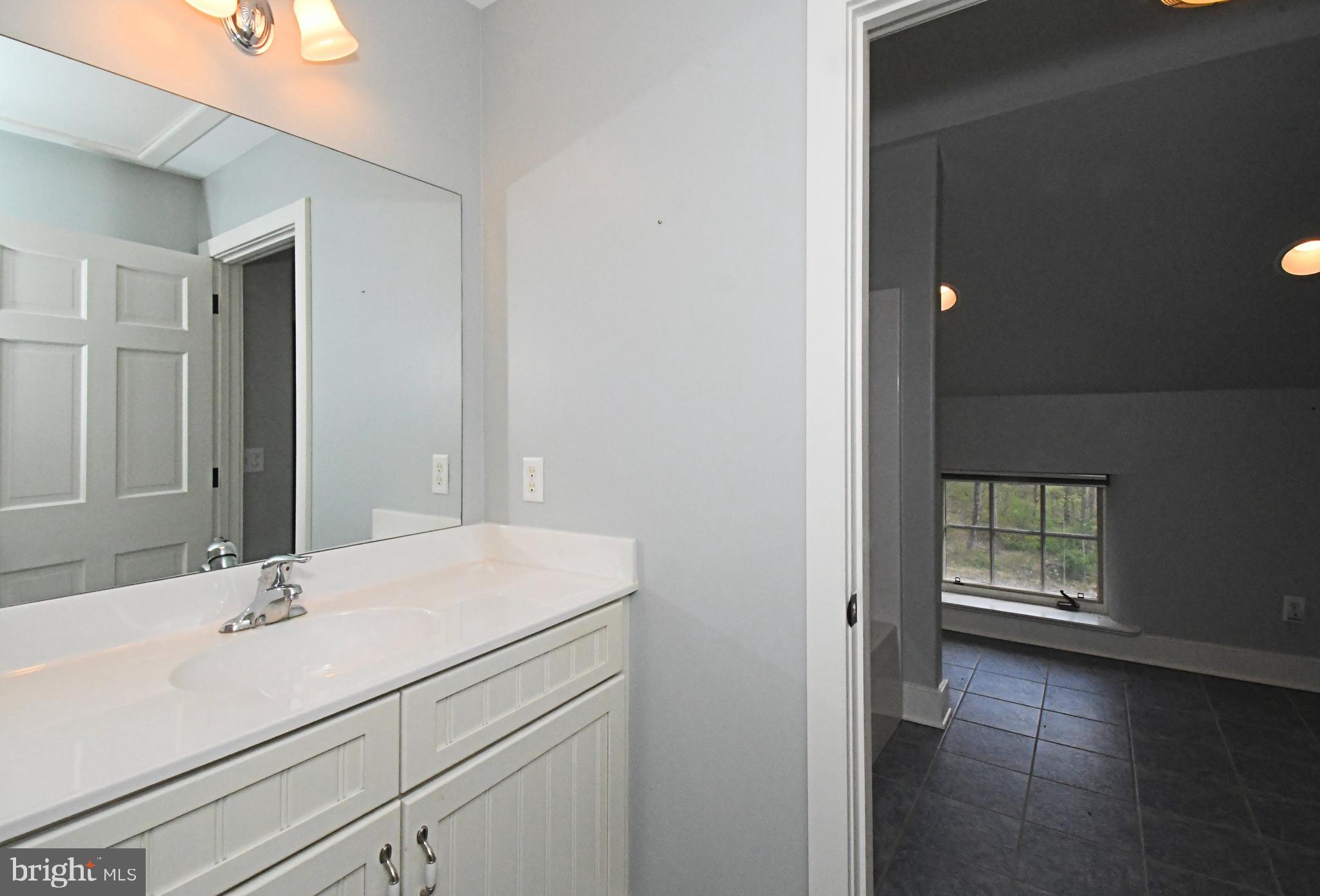 SCHWENKSVILLE - Residential