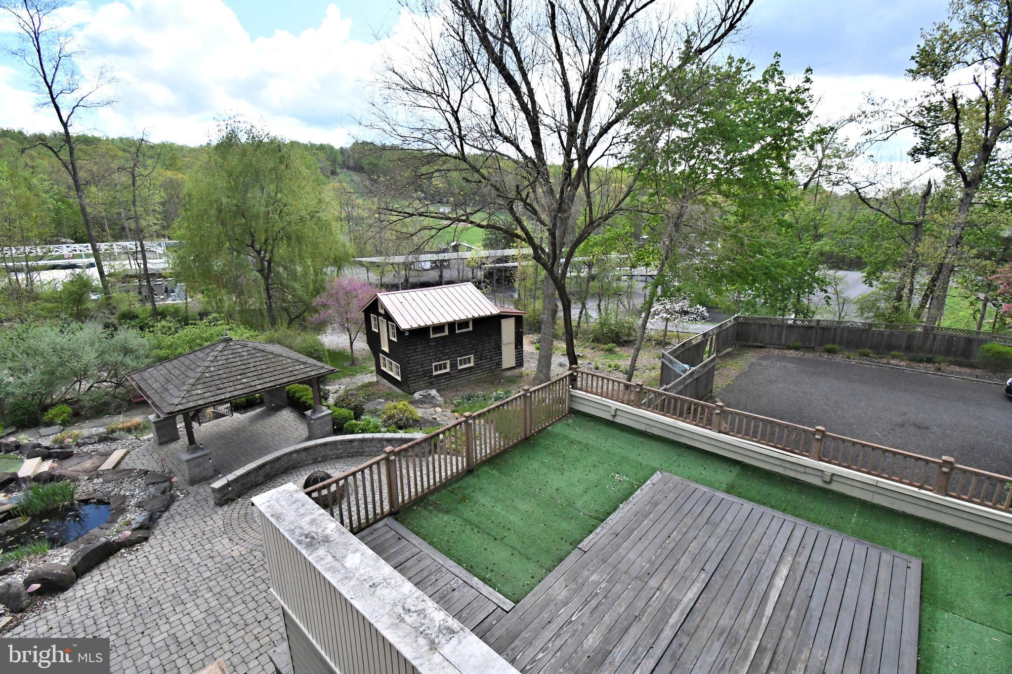 SCHWENKSVILLE - Residential