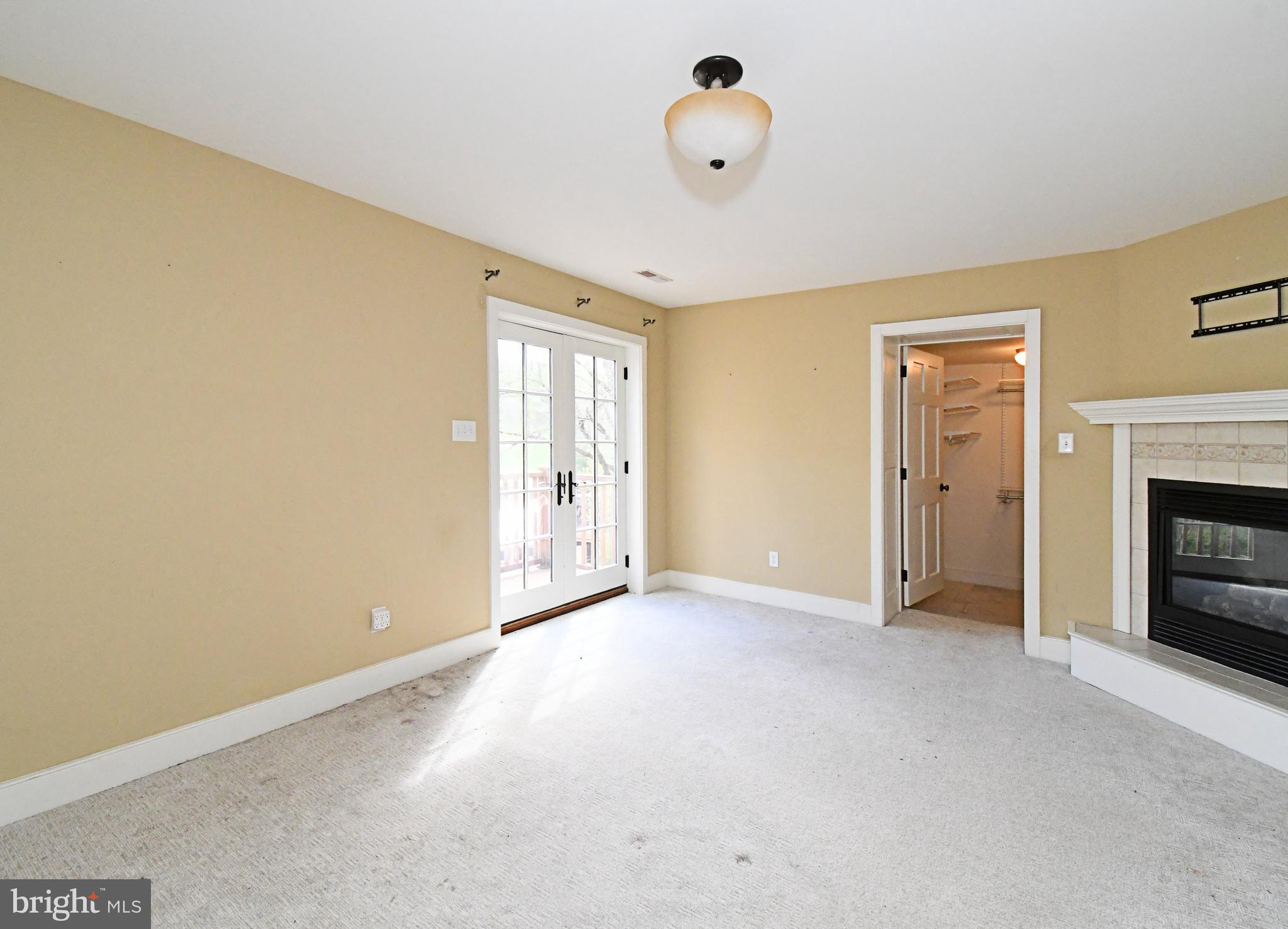 SCHWENKSVILLE - Residential