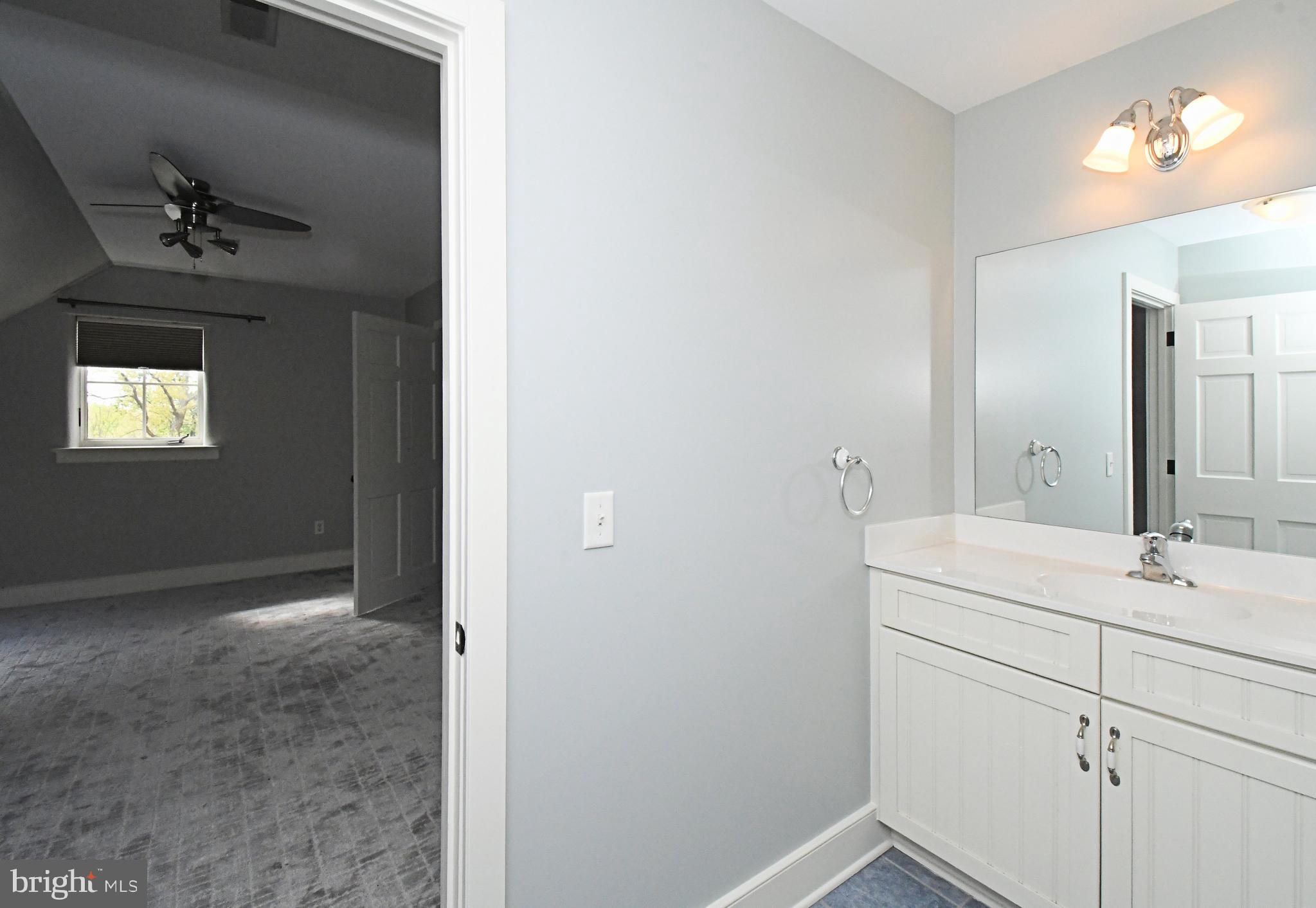 SCHWENKSVILLE - Residential