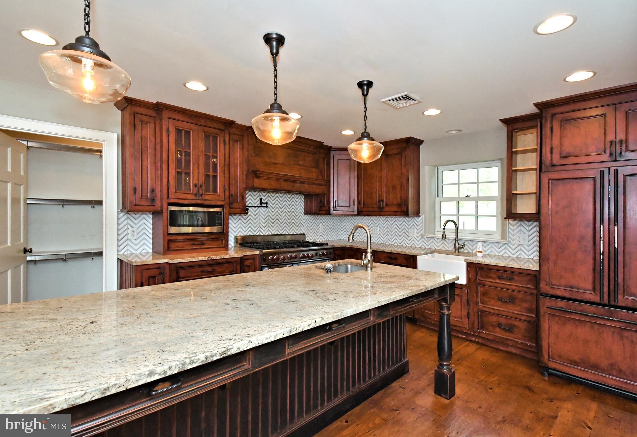 SCHWENKSVILLE - Residential