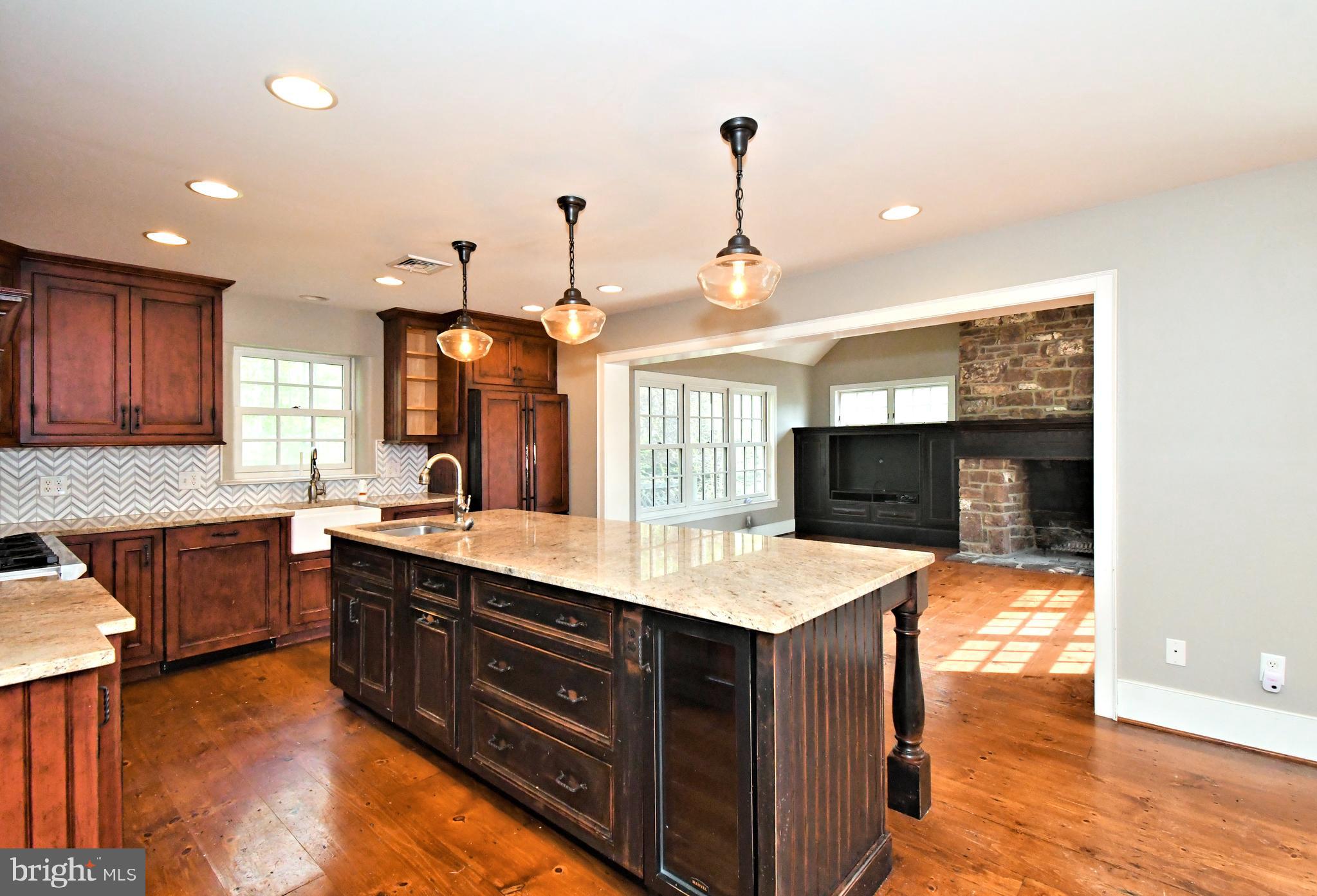 SCHWENKSVILLE - Residential