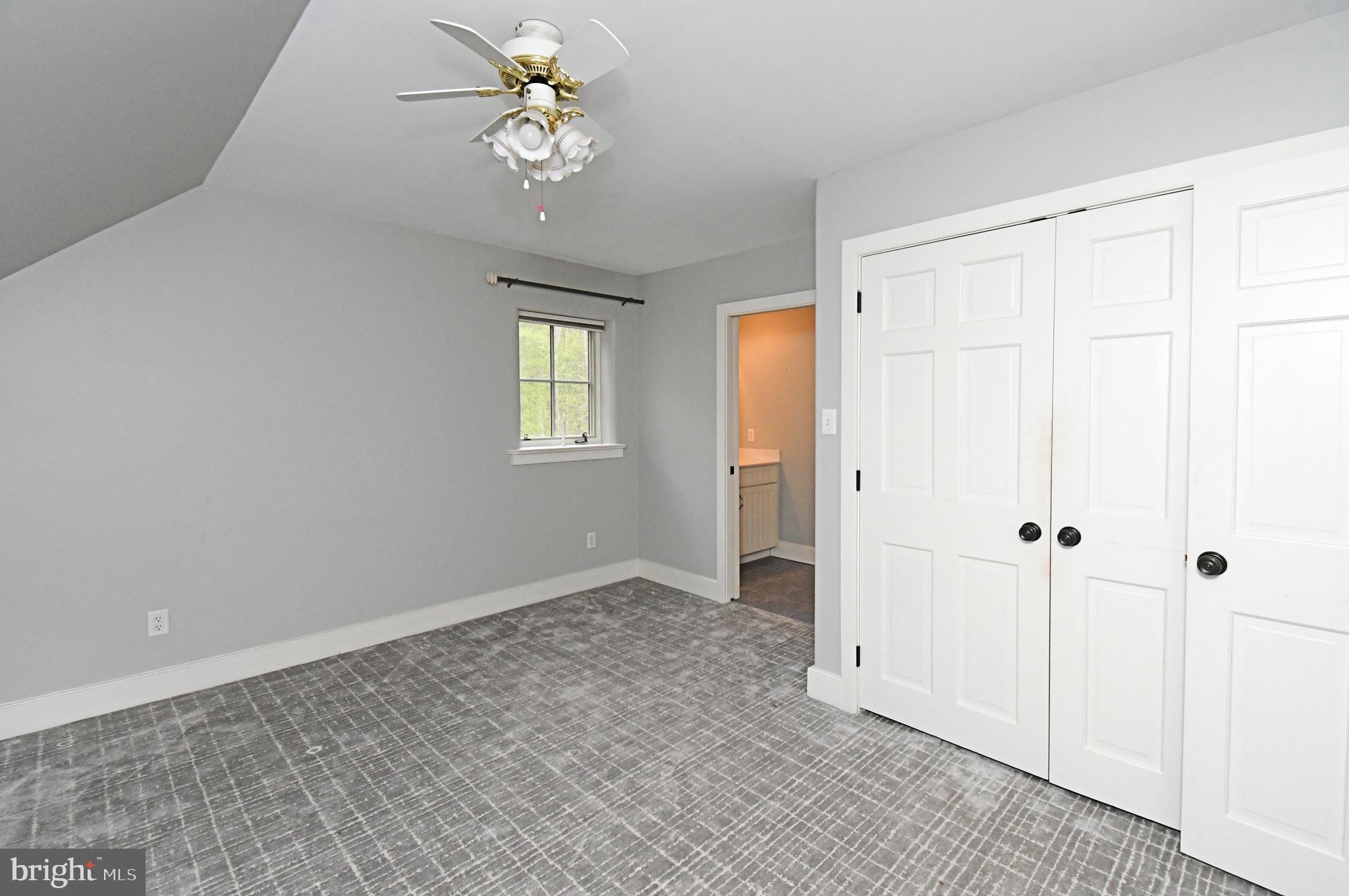 SCHWENKSVILLE - Residential