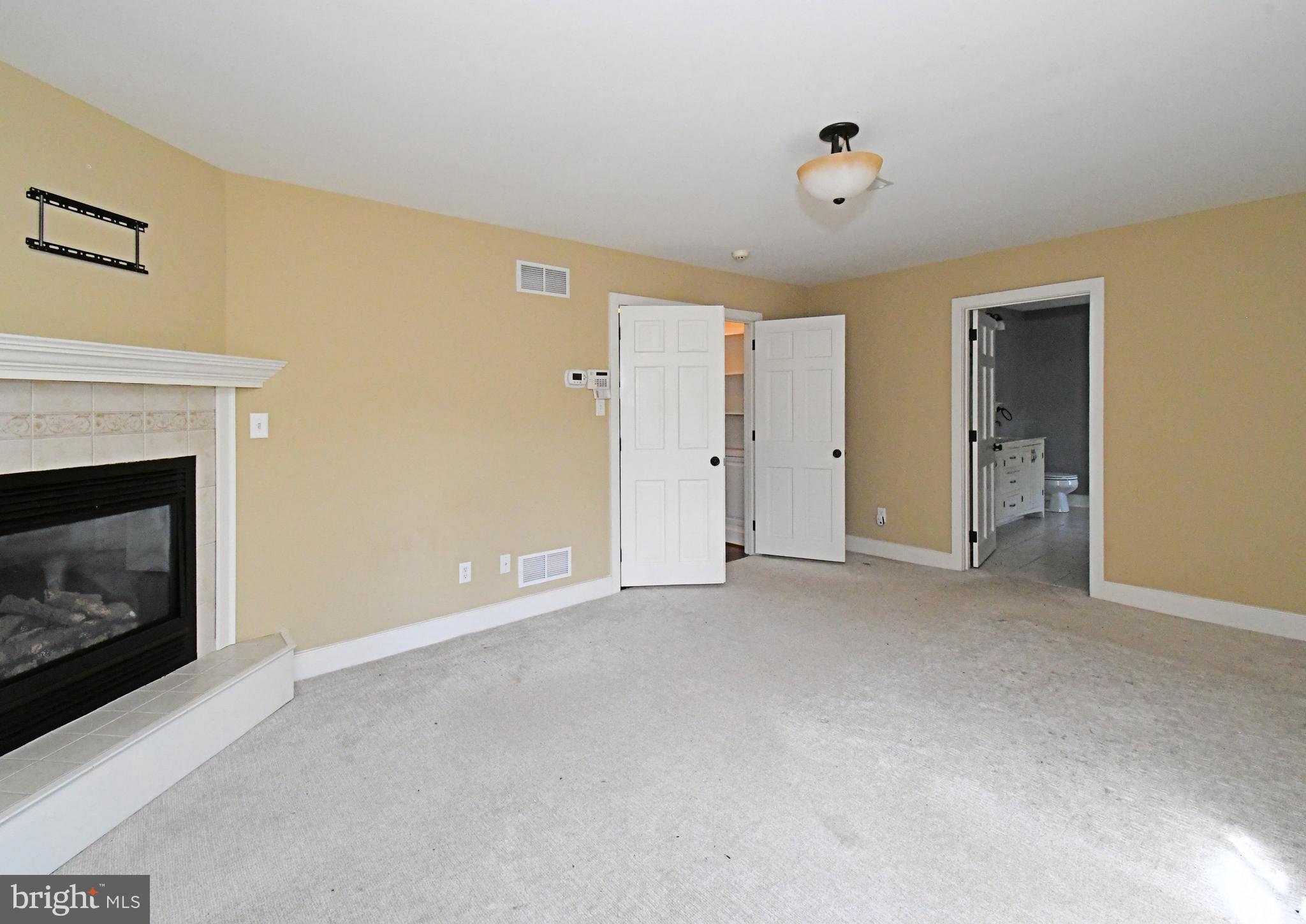 SCHWENKSVILLE - Residential