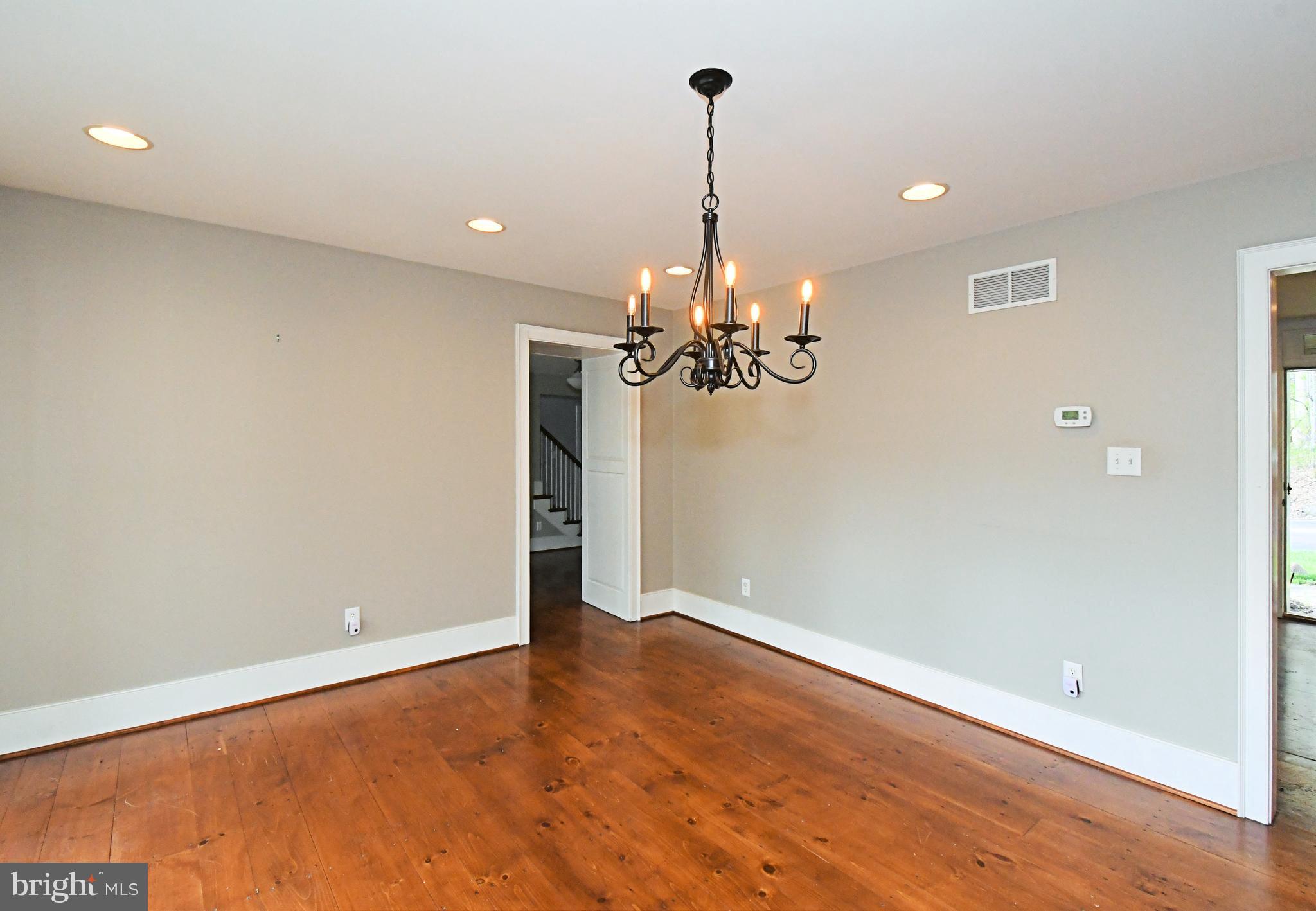 SCHWENKSVILLE - Residential