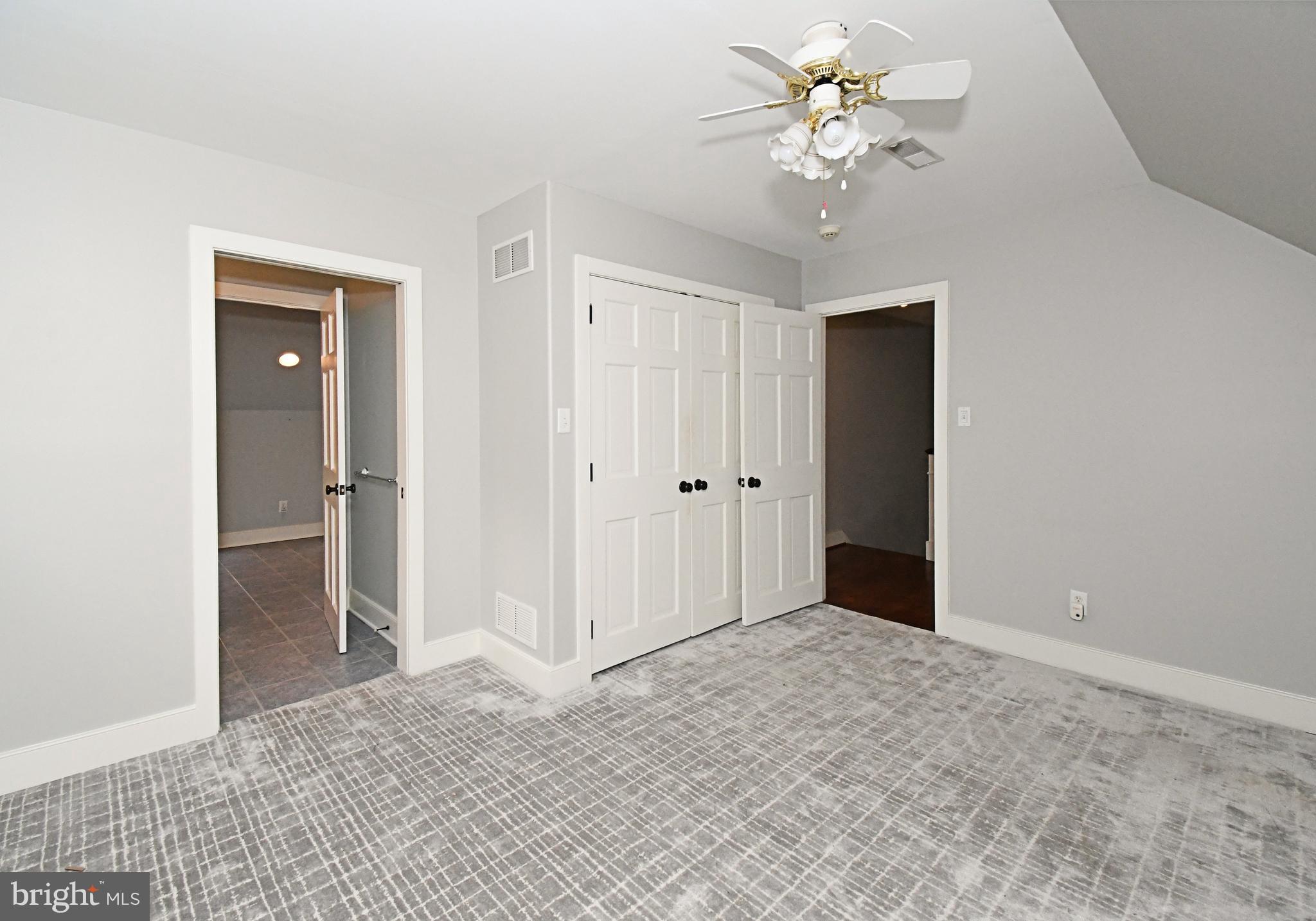 SCHWENKSVILLE - Residential