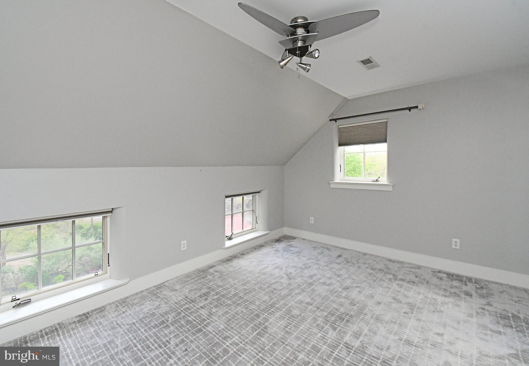 SCHWENKSVILLE - Residential