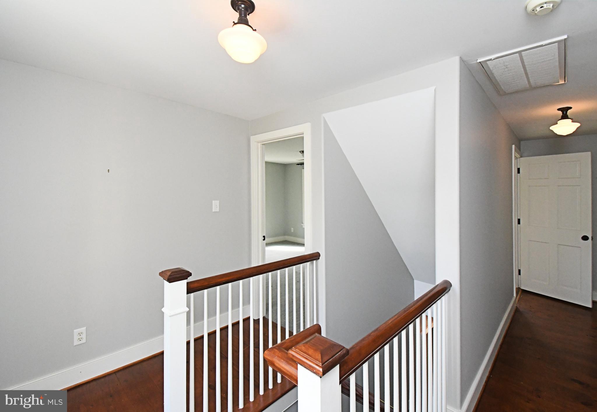 SCHWENKSVILLE - Residential