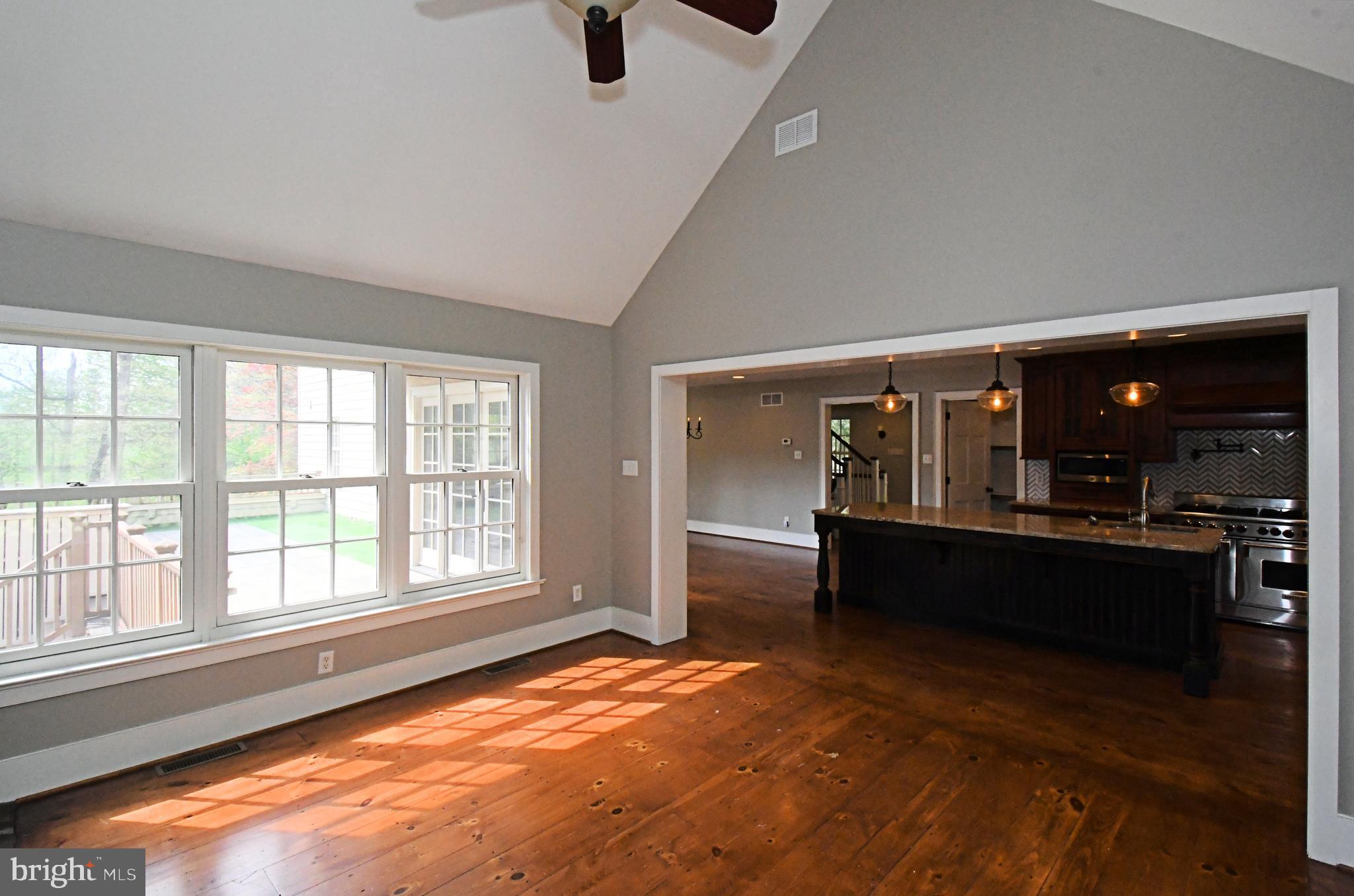 SCHWENKSVILLE - Residential