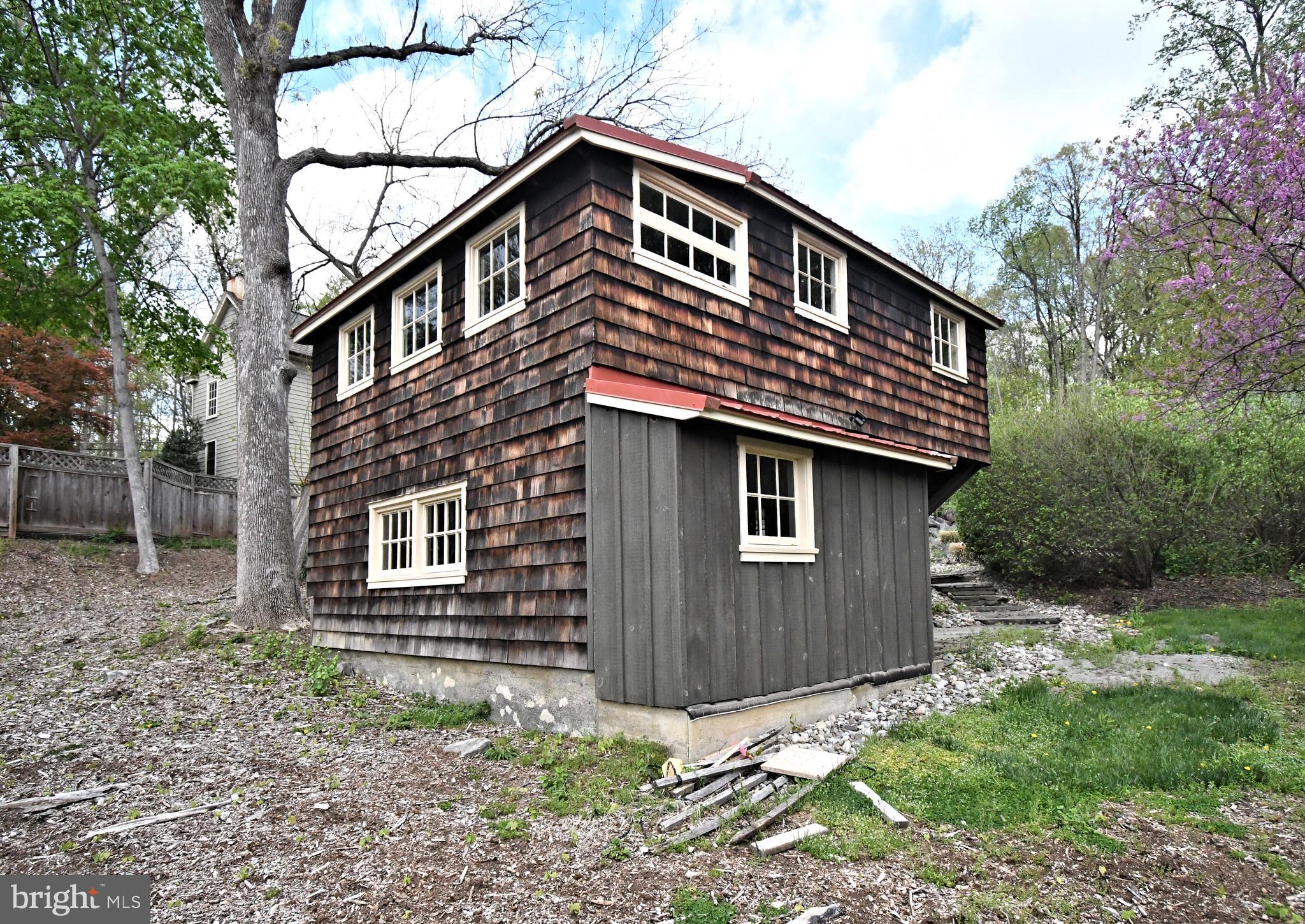 SCHWENKSVILLE - Residential