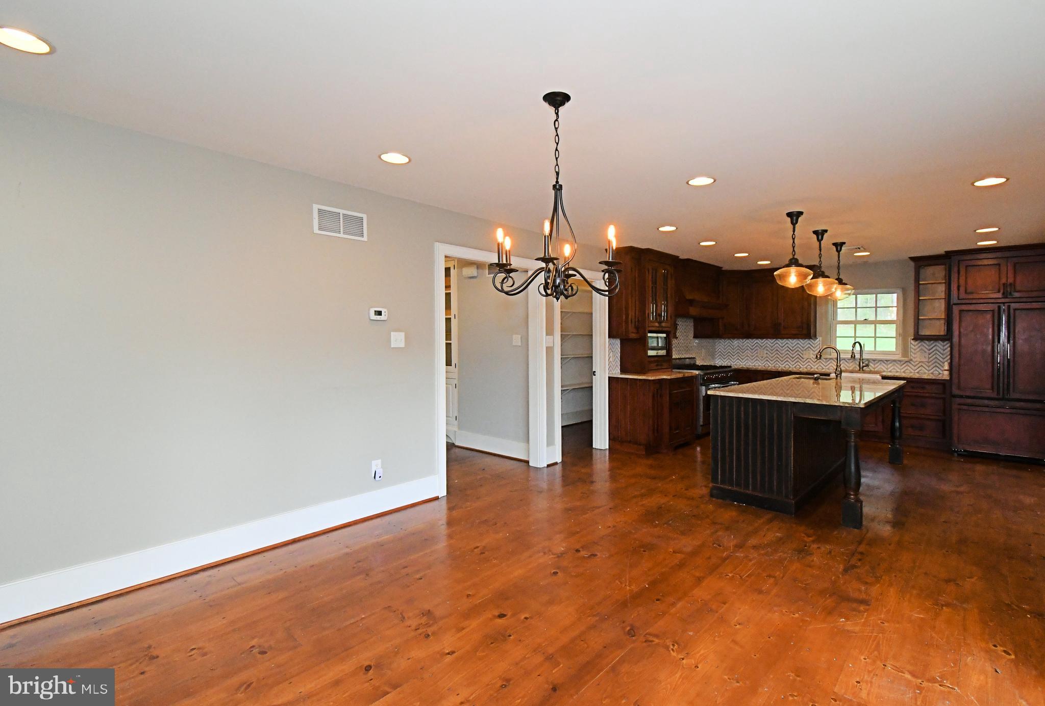 SCHWENKSVILLE - Residential