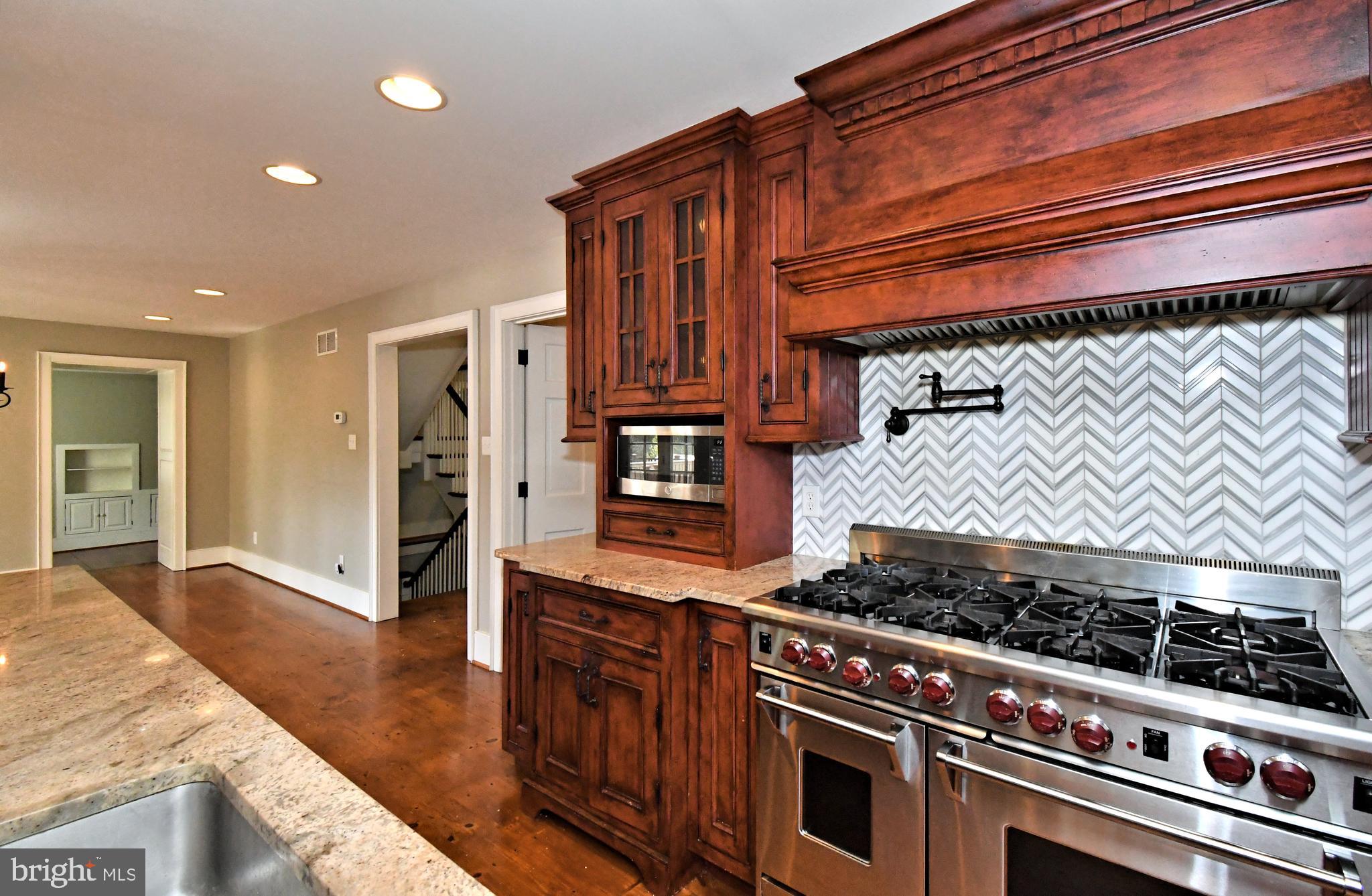 SCHWENKSVILLE - Residential