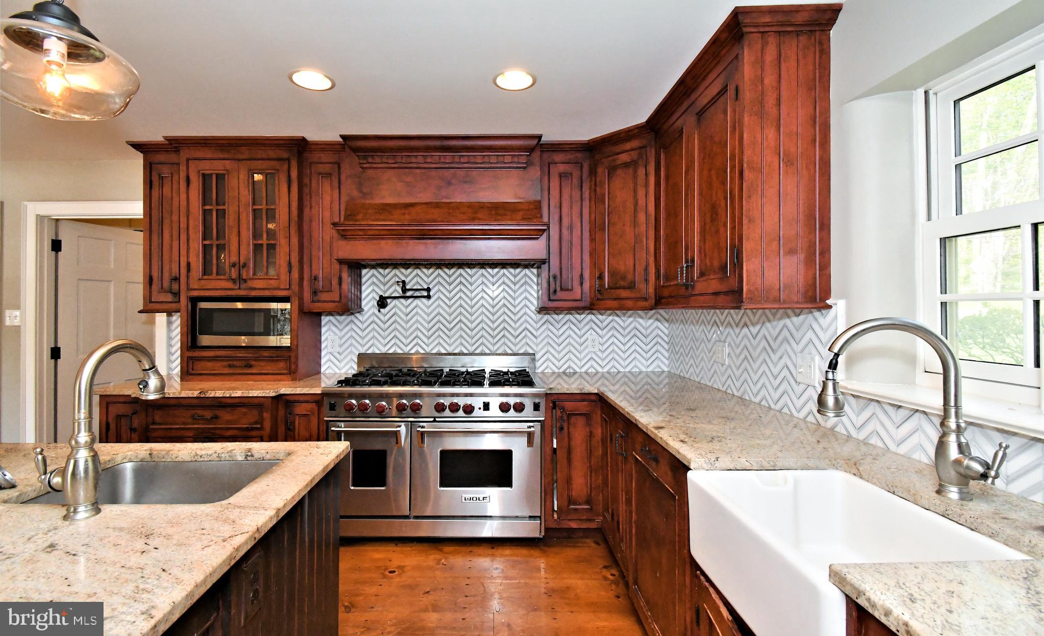 SCHWENKSVILLE - Residential