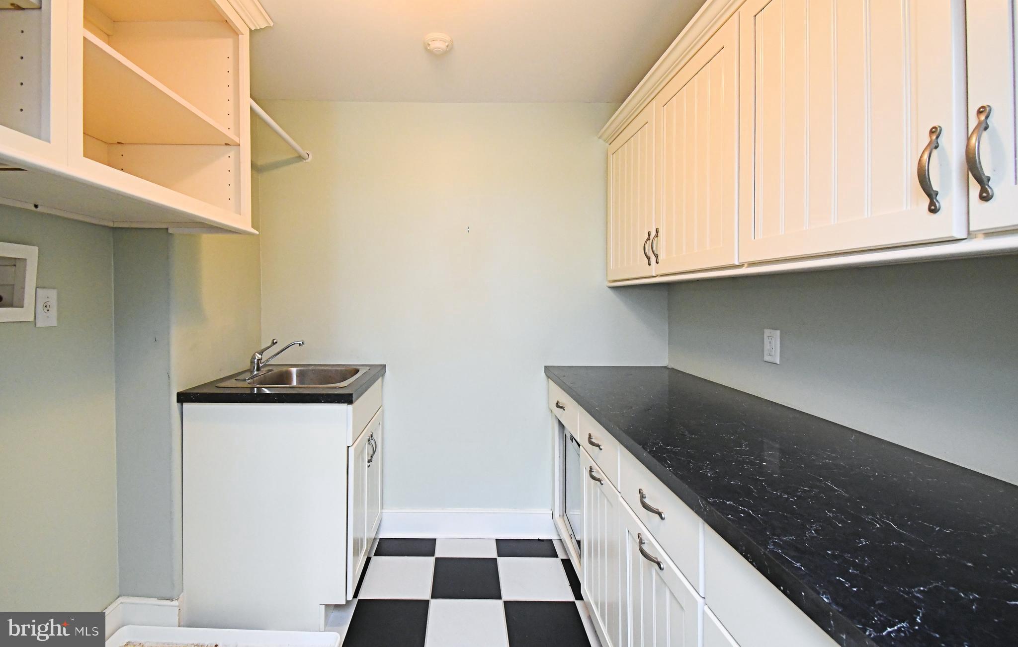 SCHWENKSVILLE - Residential