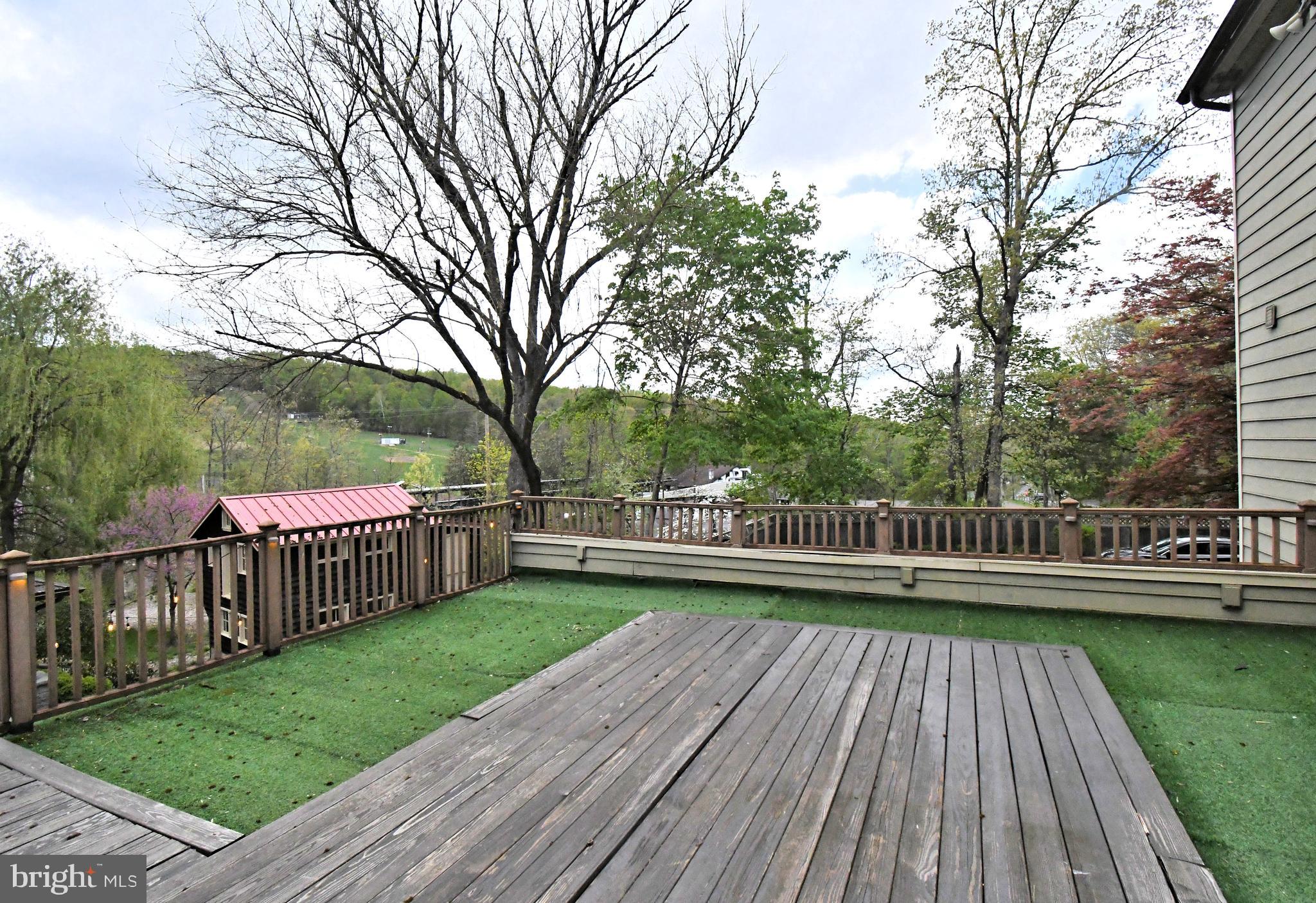 SCHWENKSVILLE - Residential