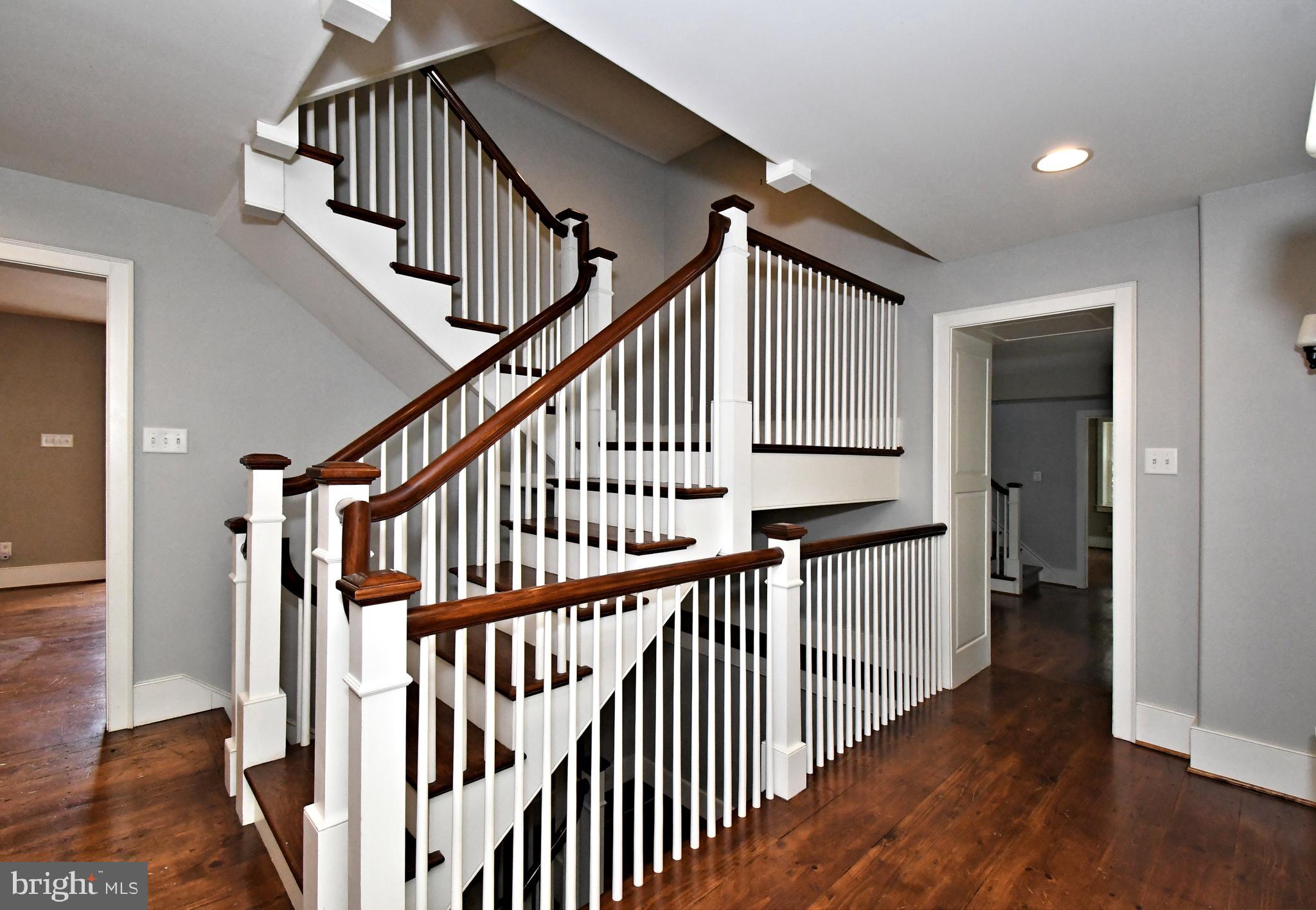 SCHWENKSVILLE - Residential