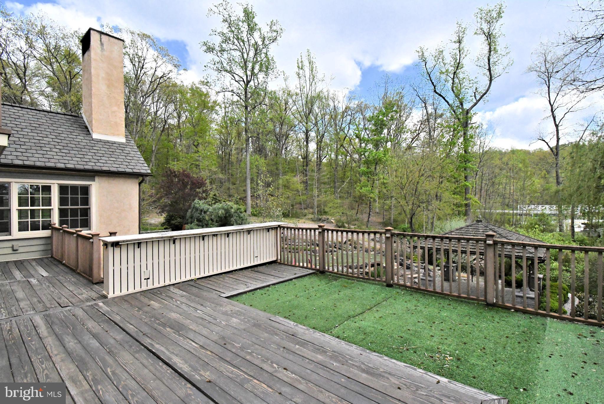 SCHWENKSVILLE - Residential