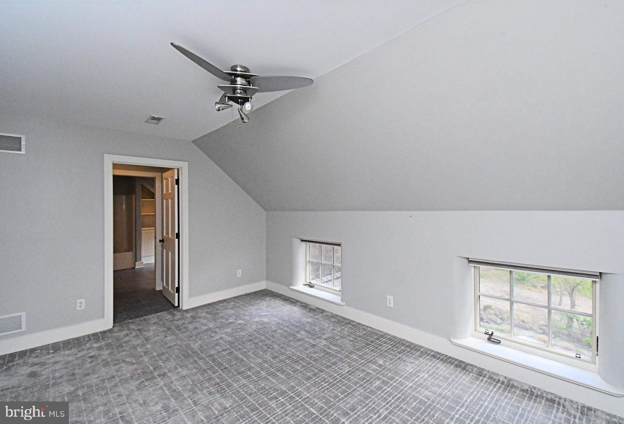 SCHWENKSVILLE - Residential