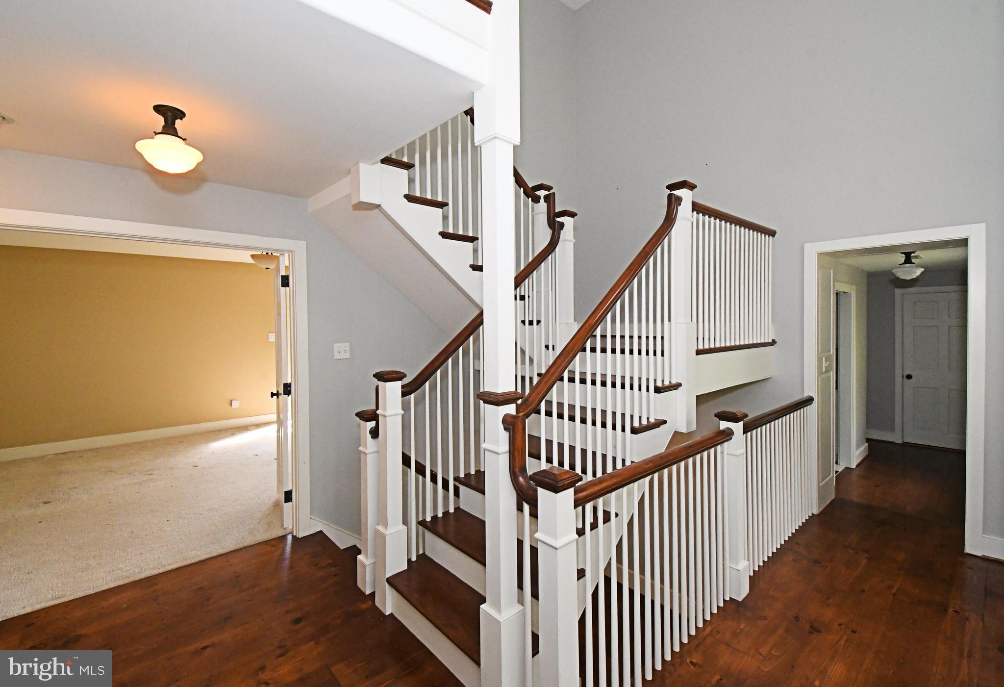 SCHWENKSVILLE - Residential