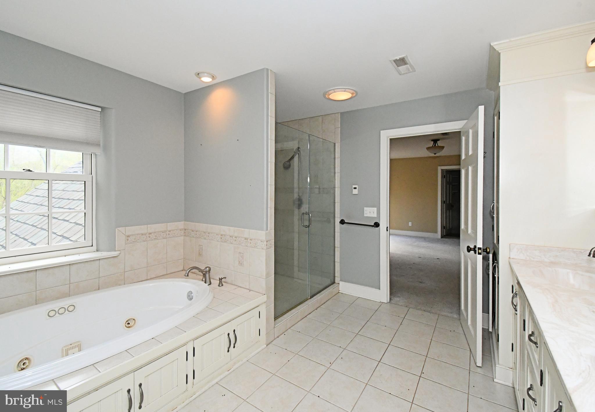 SCHWENKSVILLE - Residential