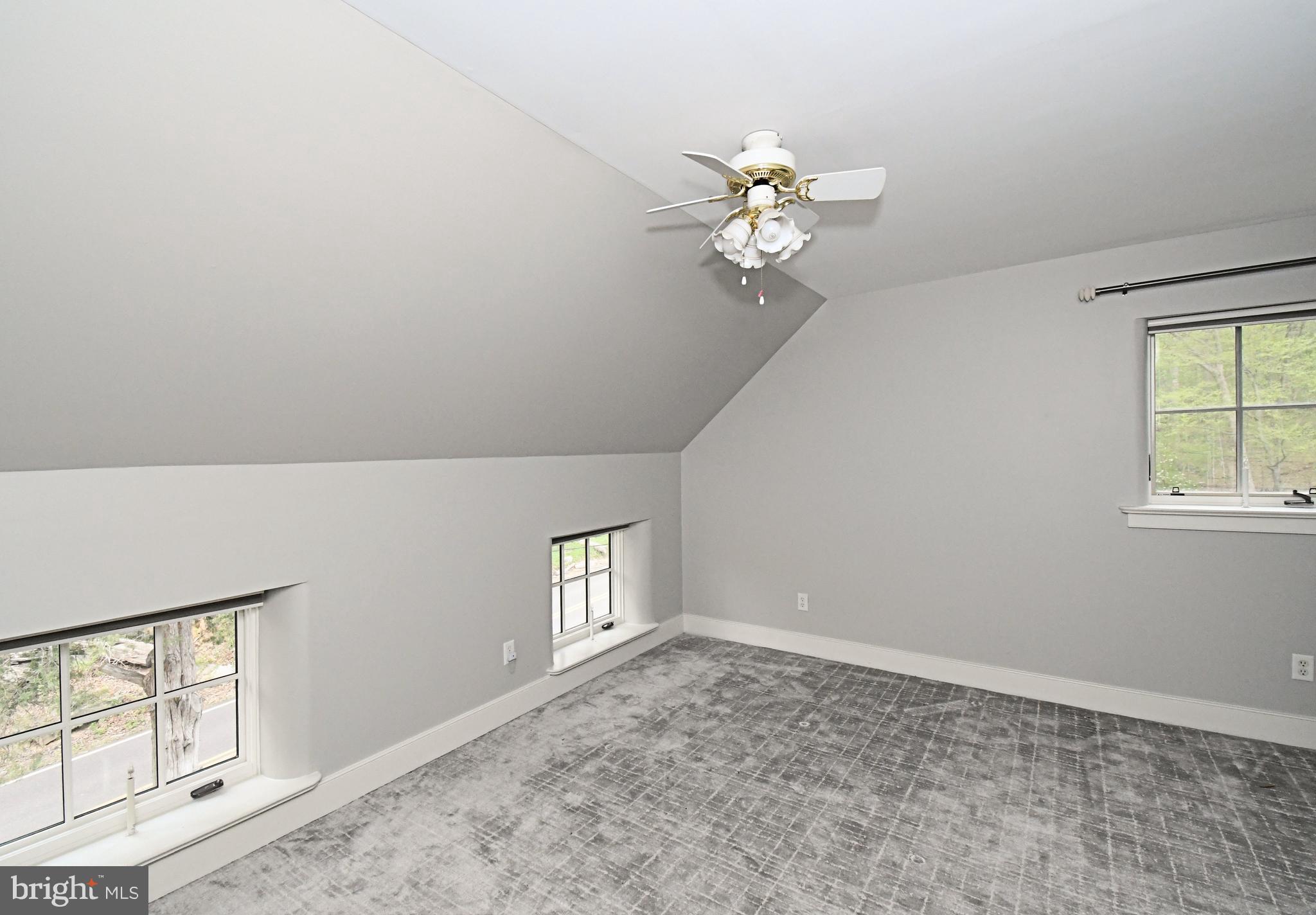 SCHWENKSVILLE - Residential