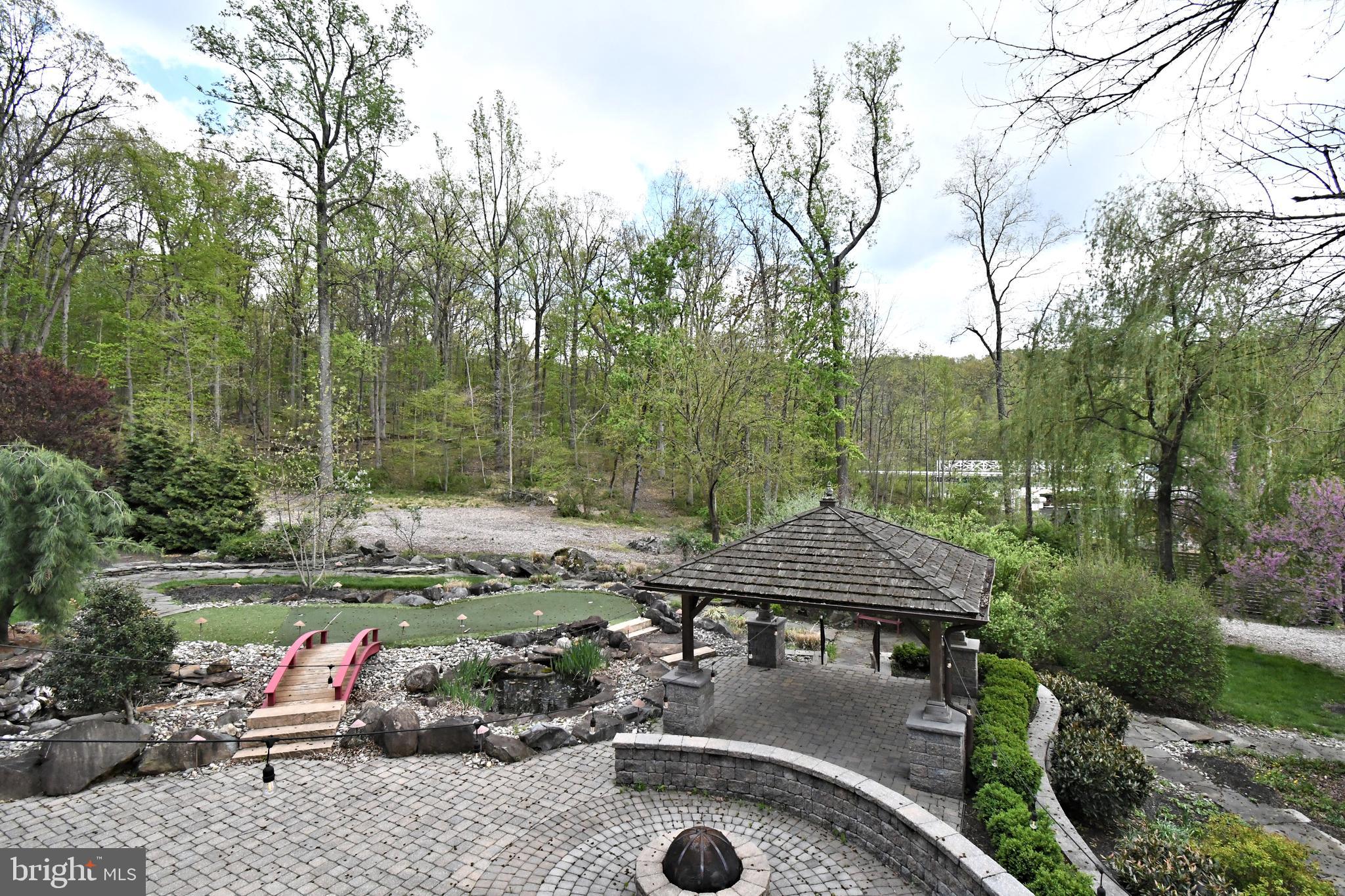 SCHWENKSVILLE - Residential