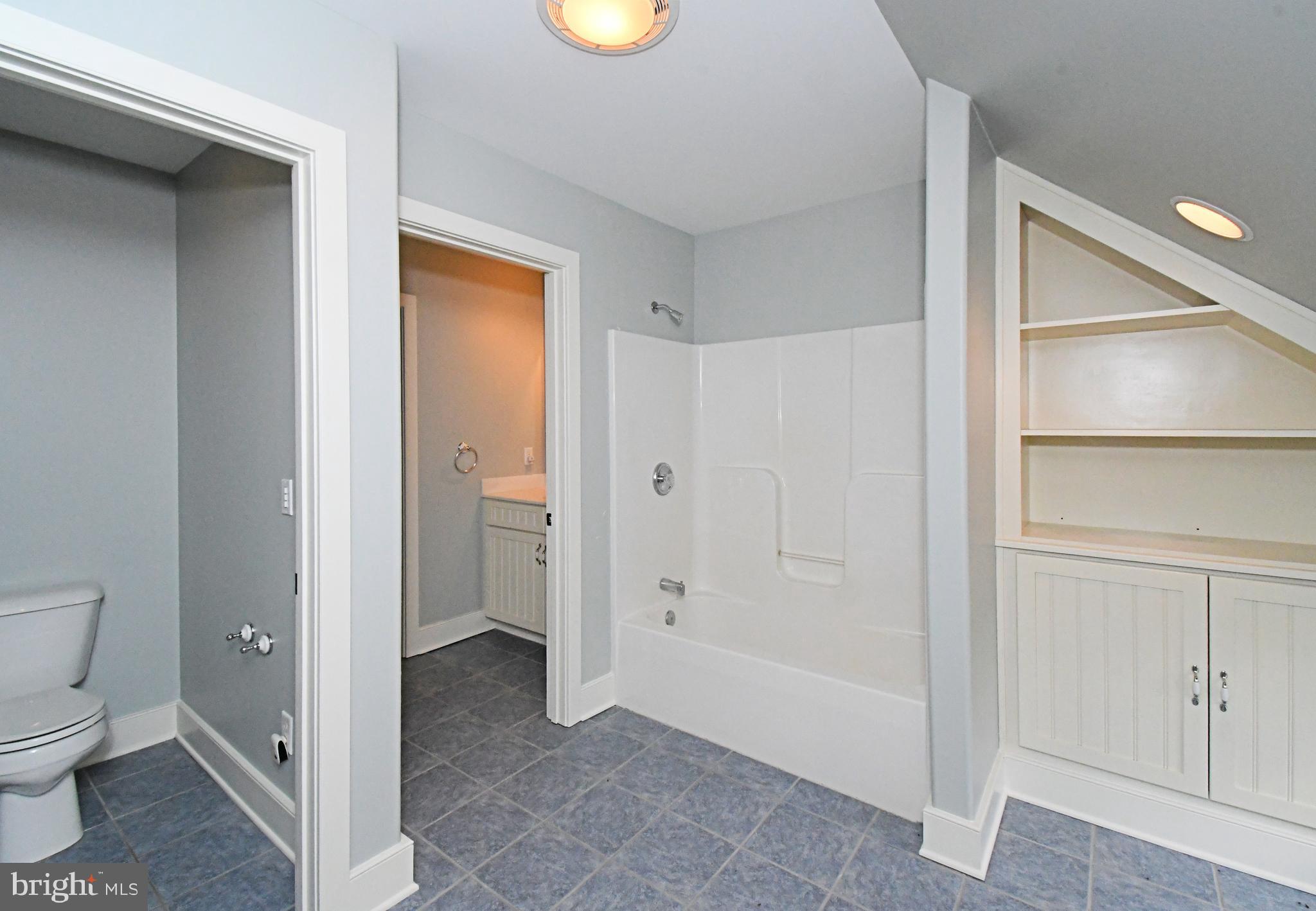 SCHWENKSVILLE - Residential