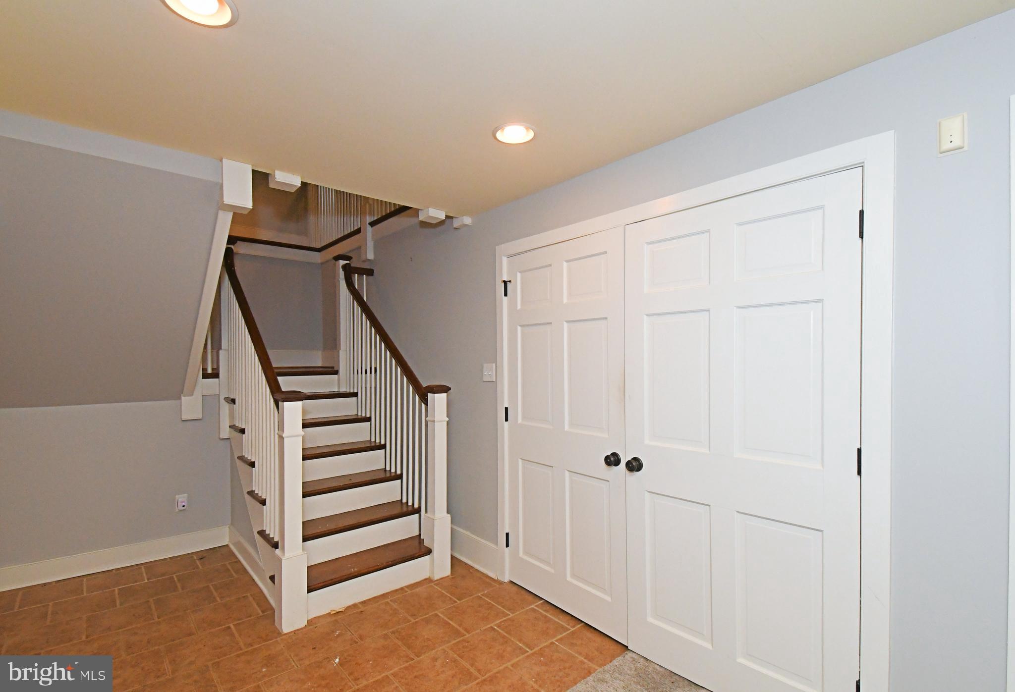 SCHWENKSVILLE - Residential