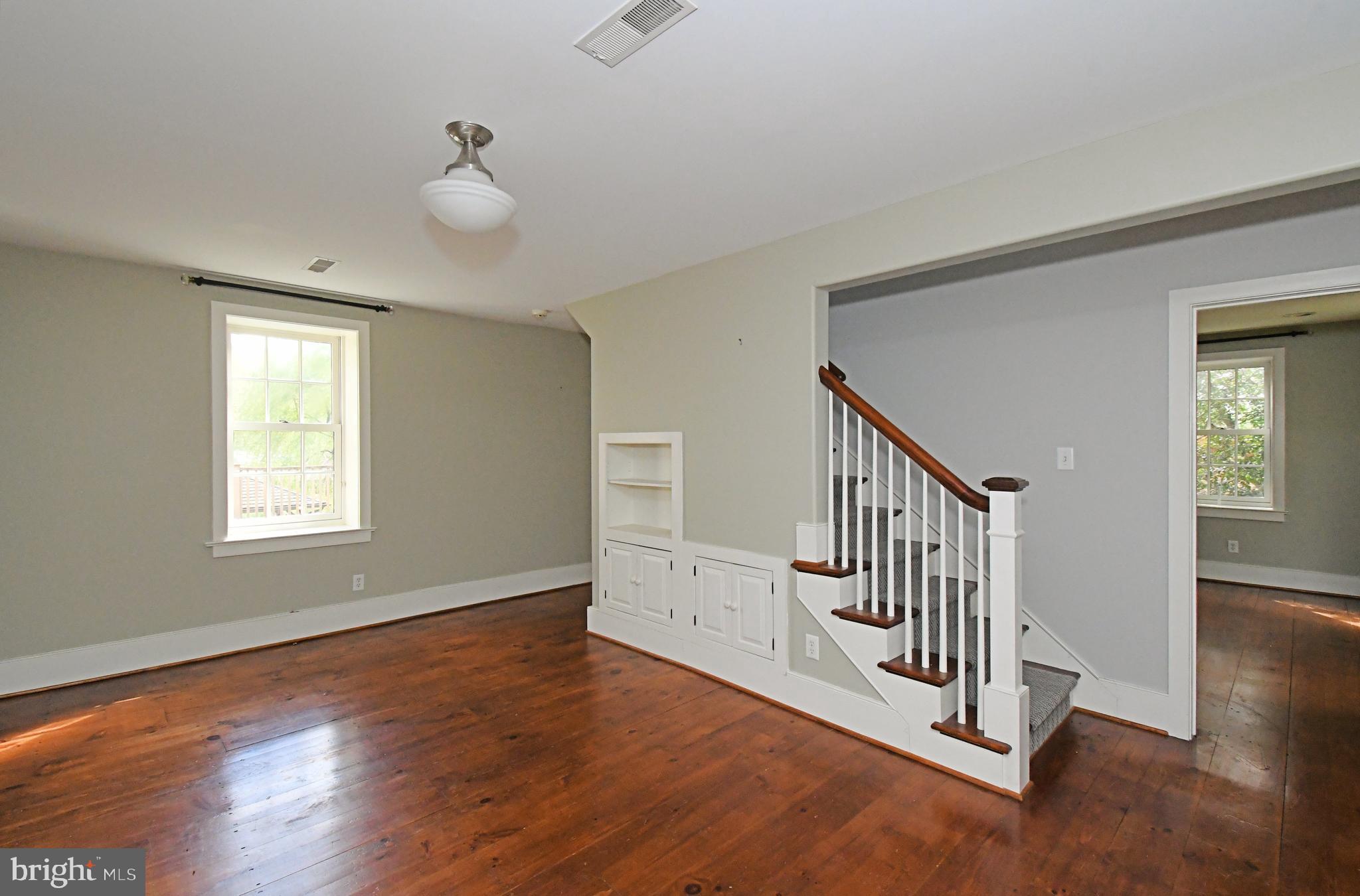 SCHWENKSVILLE - Residential