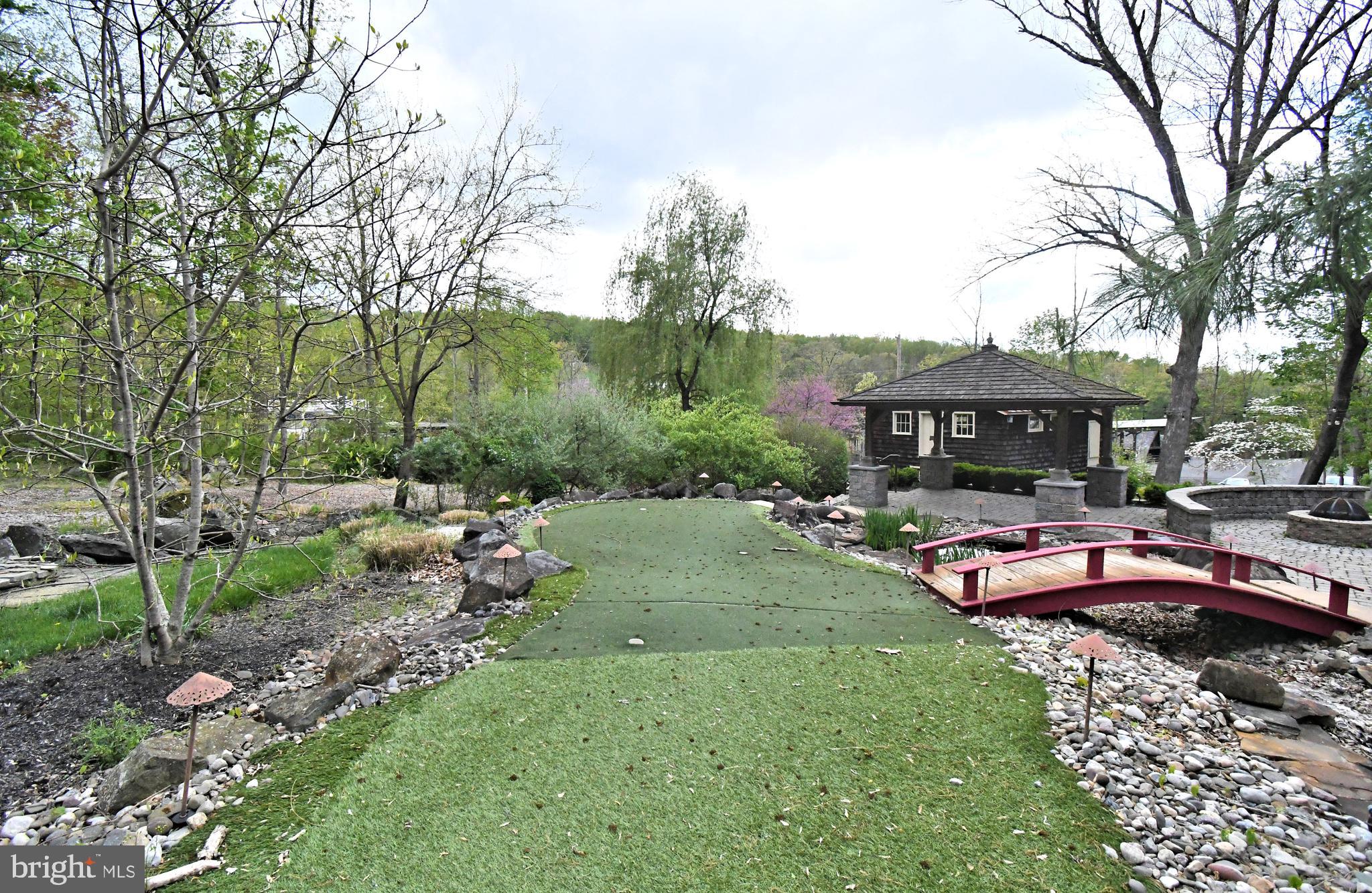 SCHWENKSVILLE - Residential