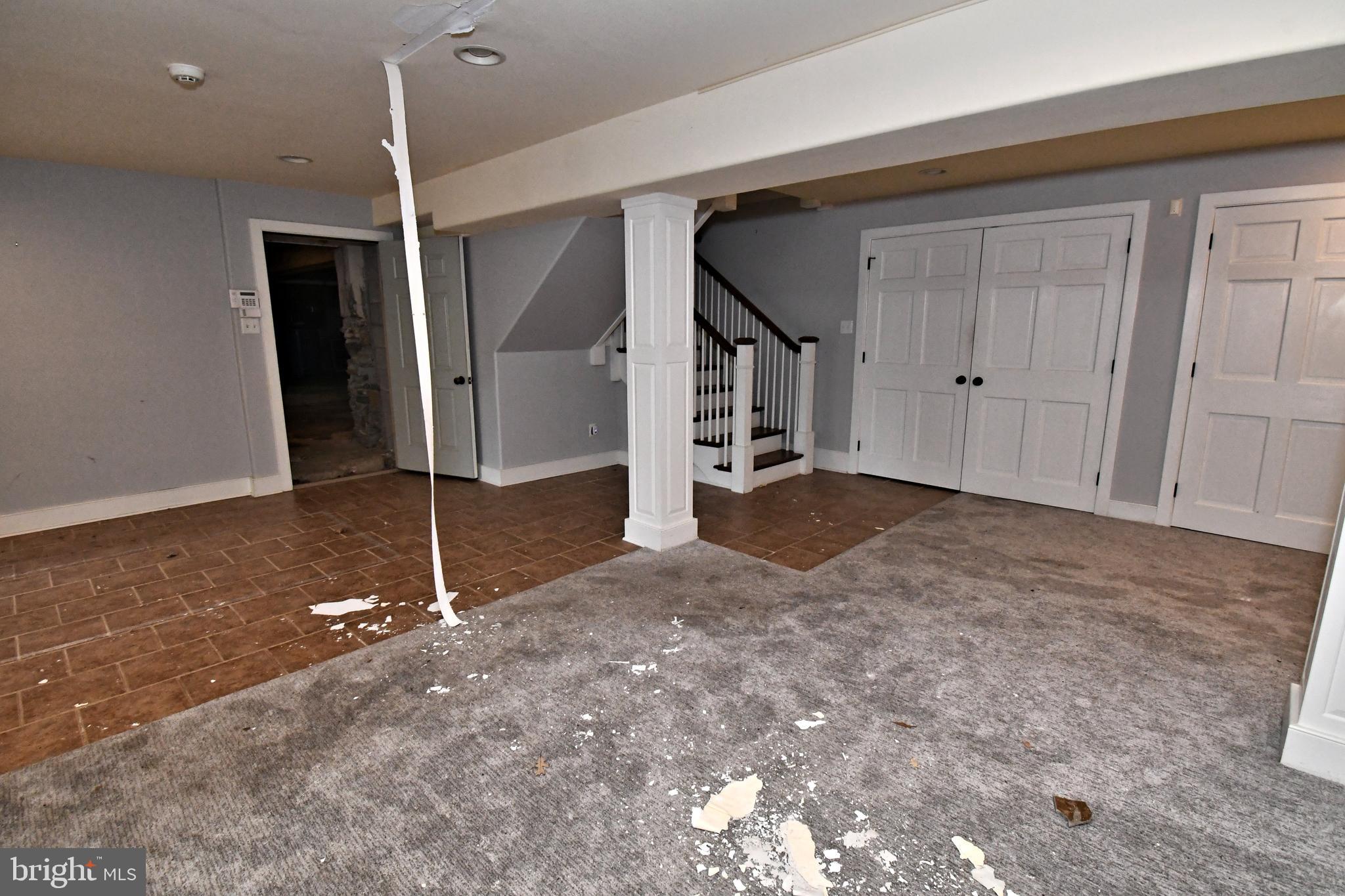 SCHWENKSVILLE - Residential