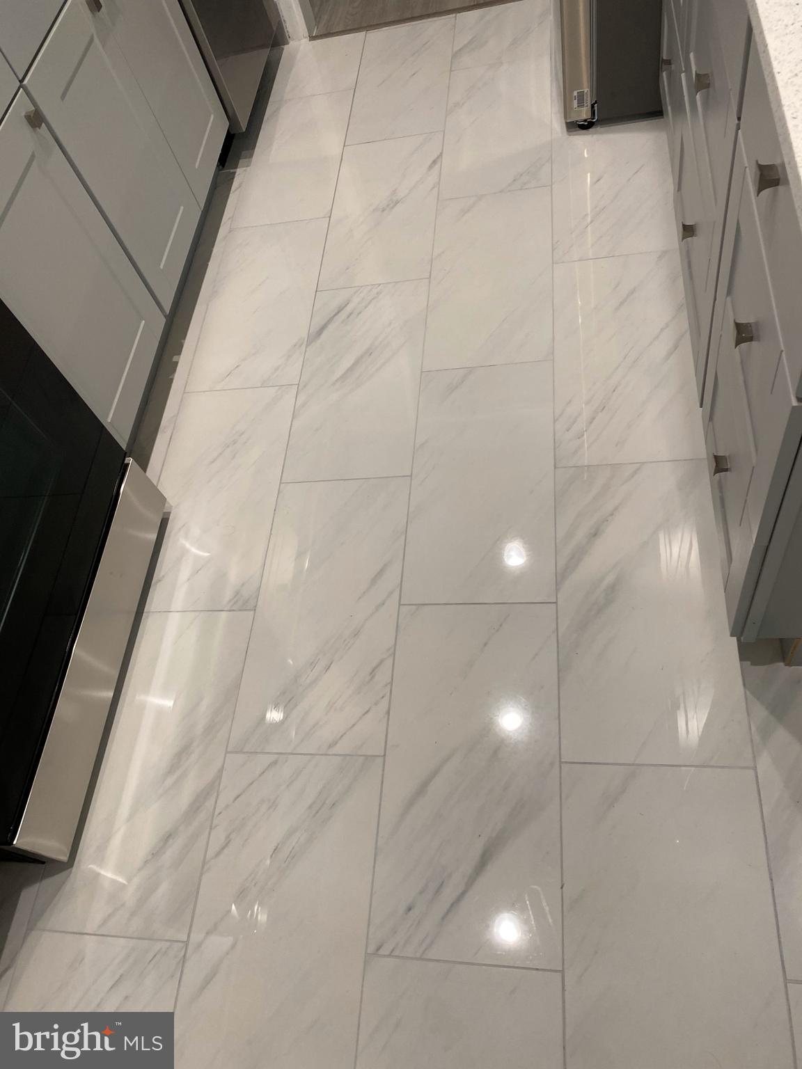 SPRING LAKE GARDEN CONDOMINIUM - Residential Lease