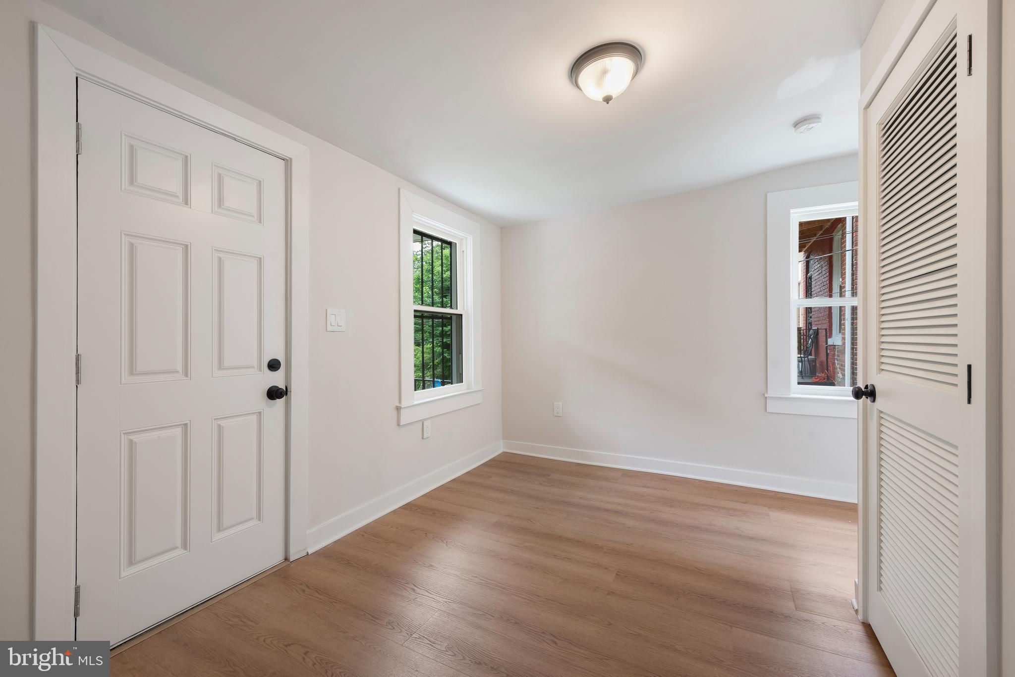 GARWYN OAKS - Residential