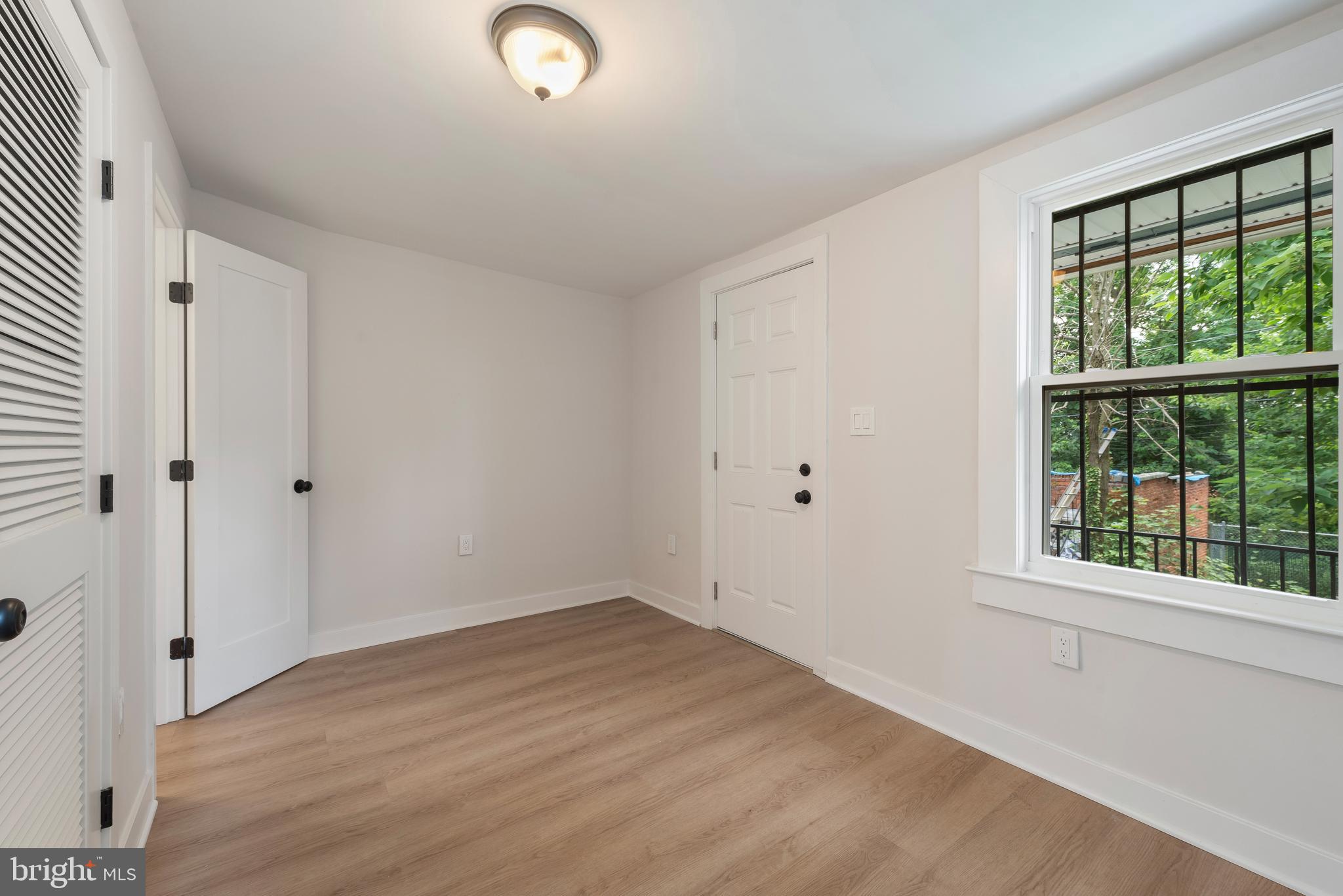 GARWYN OAKS - Residential