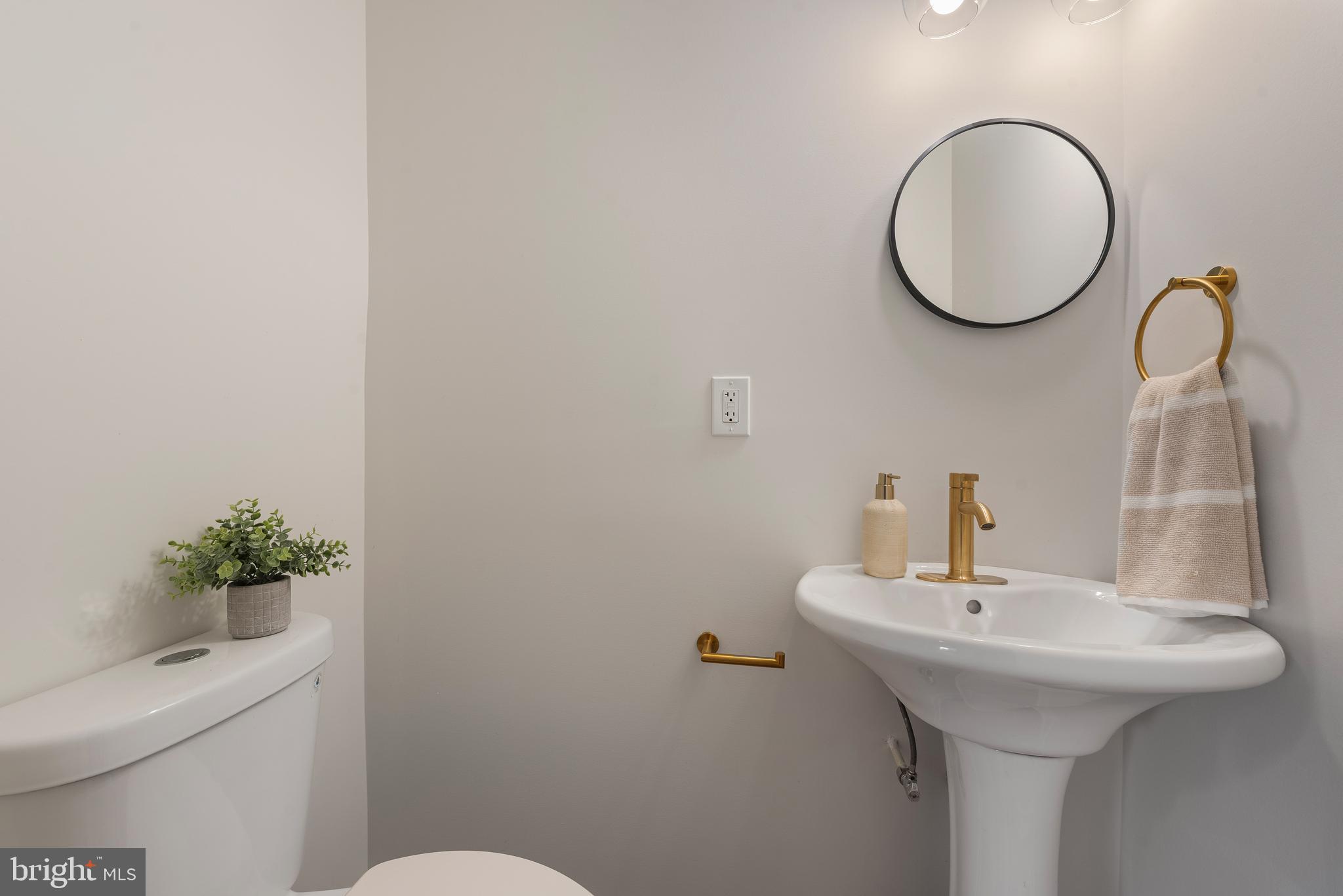 GARWYN OAKS - Residential