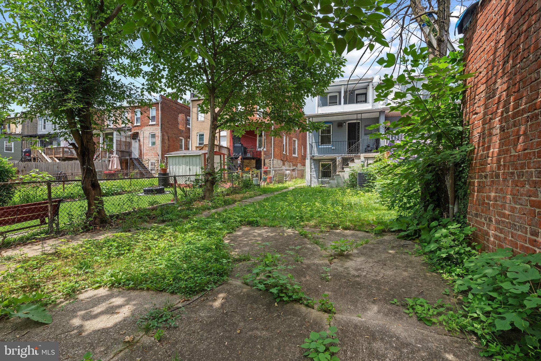 GARWYN OAKS - Residential