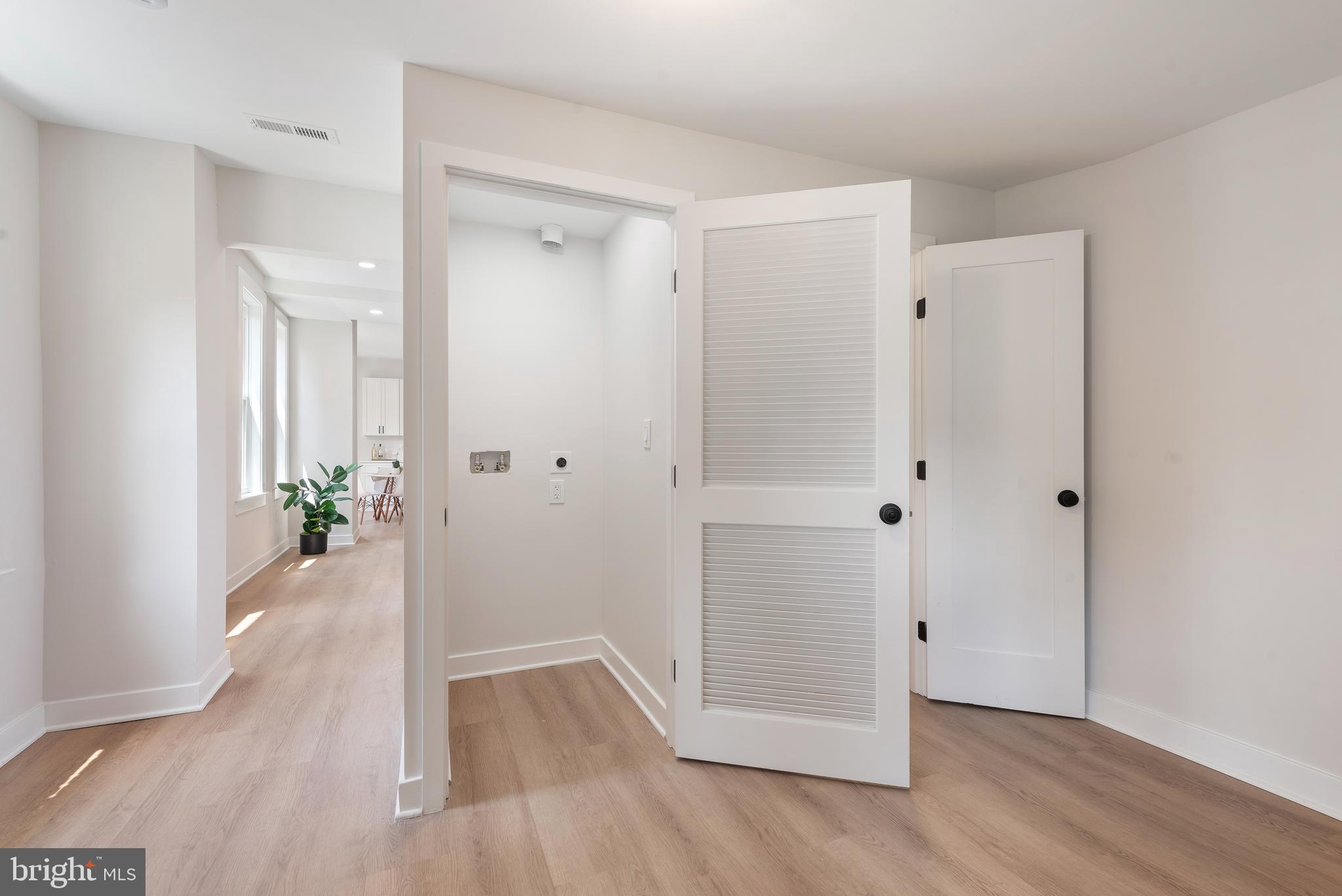 GARWYN OAKS - Residential