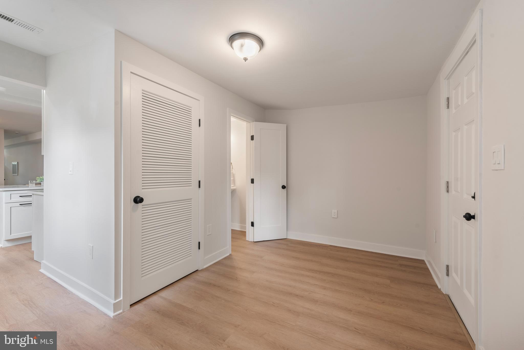 GARWYN OAKS - Residential