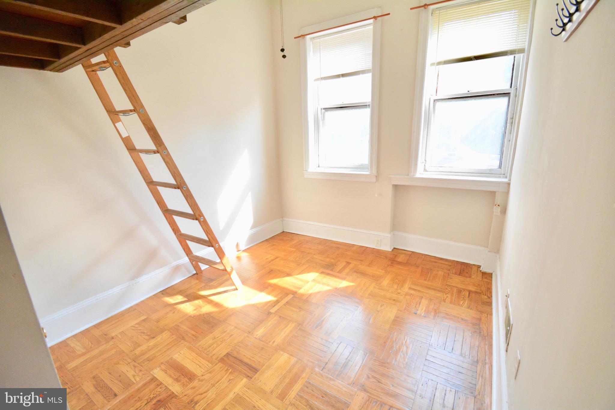 EAST FALLS - Residential Lease