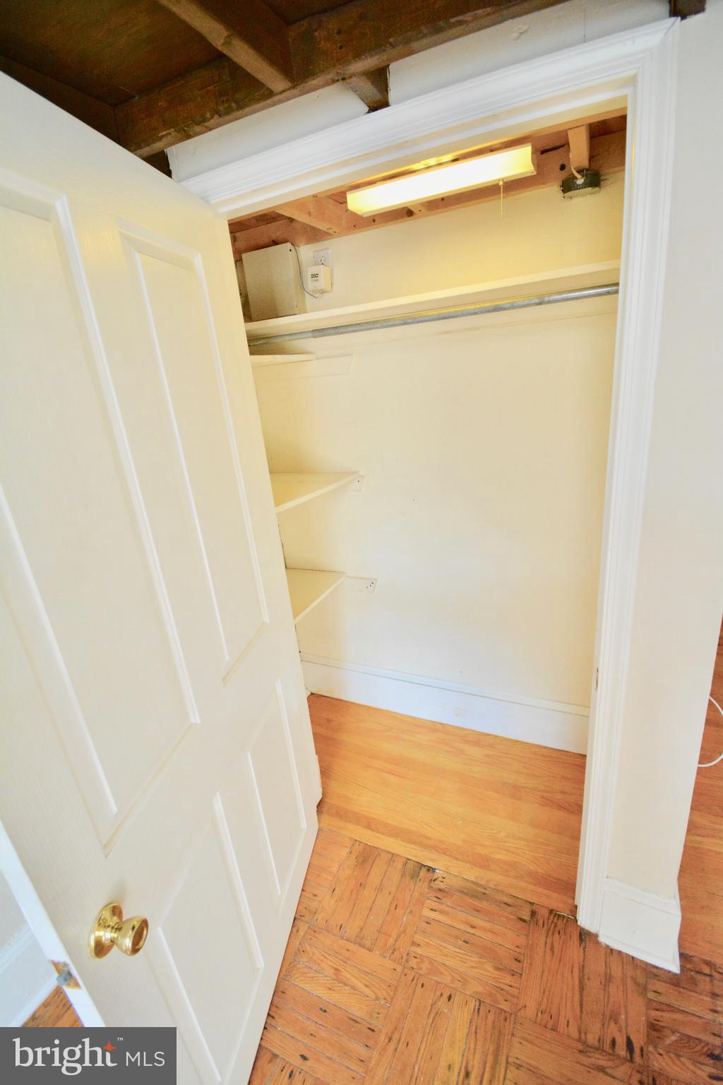 EAST FALLS - Residential Lease