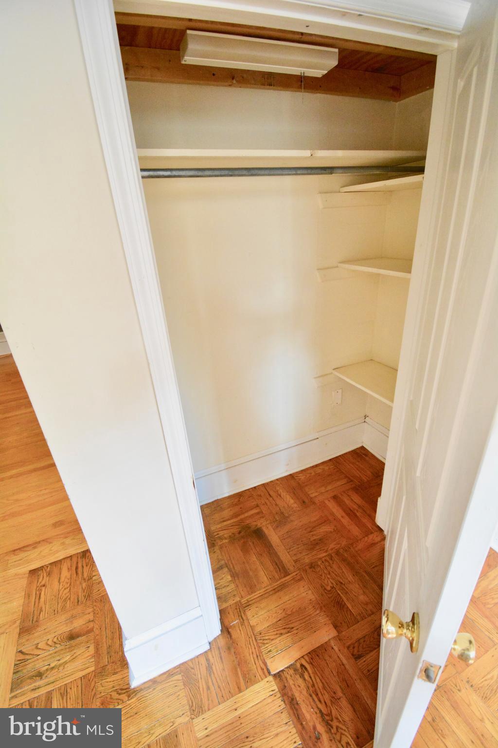 EAST FALLS - Residential Lease