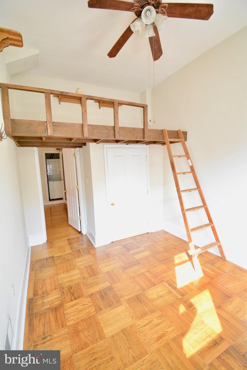 EAST FALLS - Residential Lease