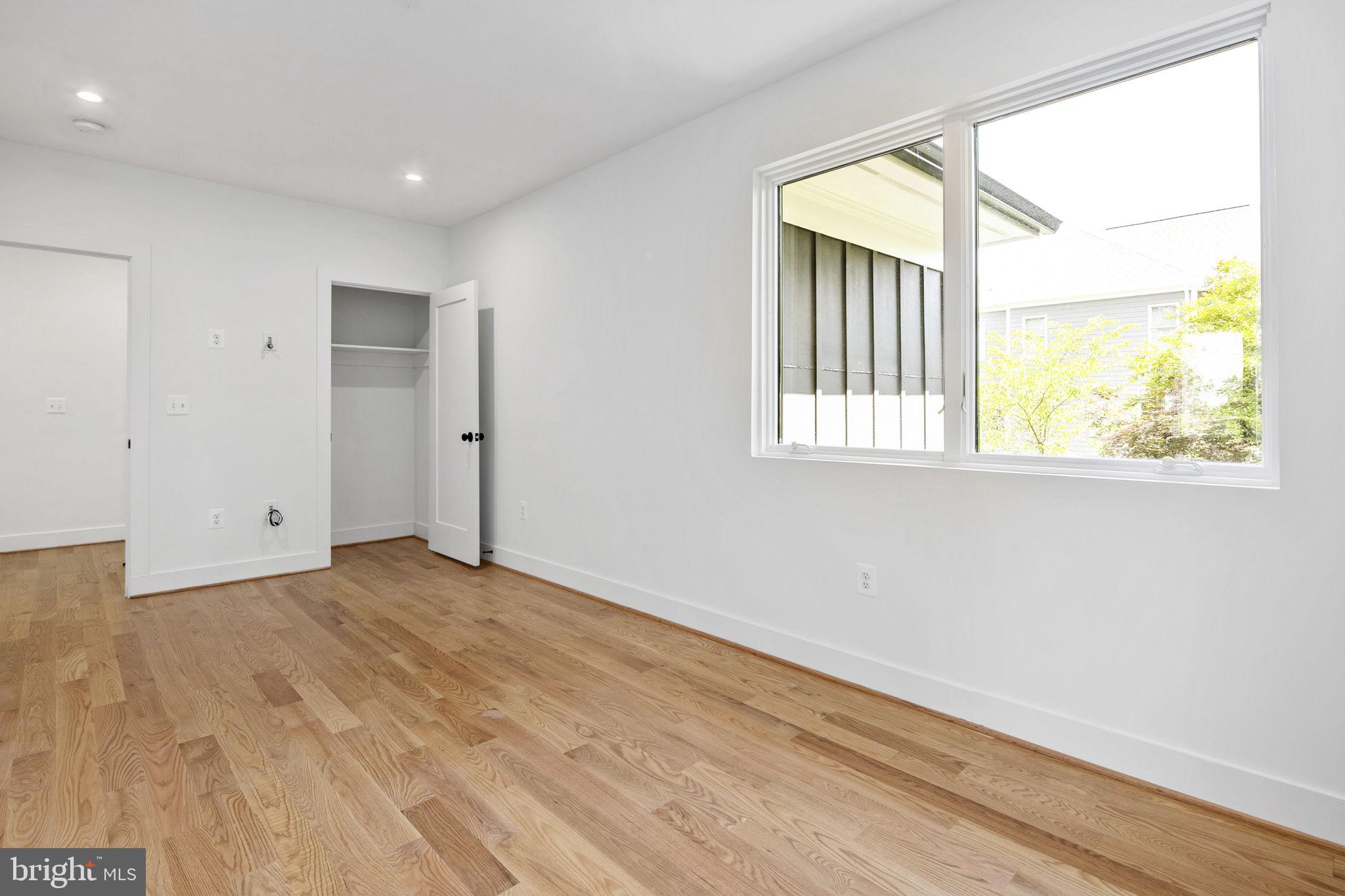 TARA - LEEWAY HEIGHTS - Residential