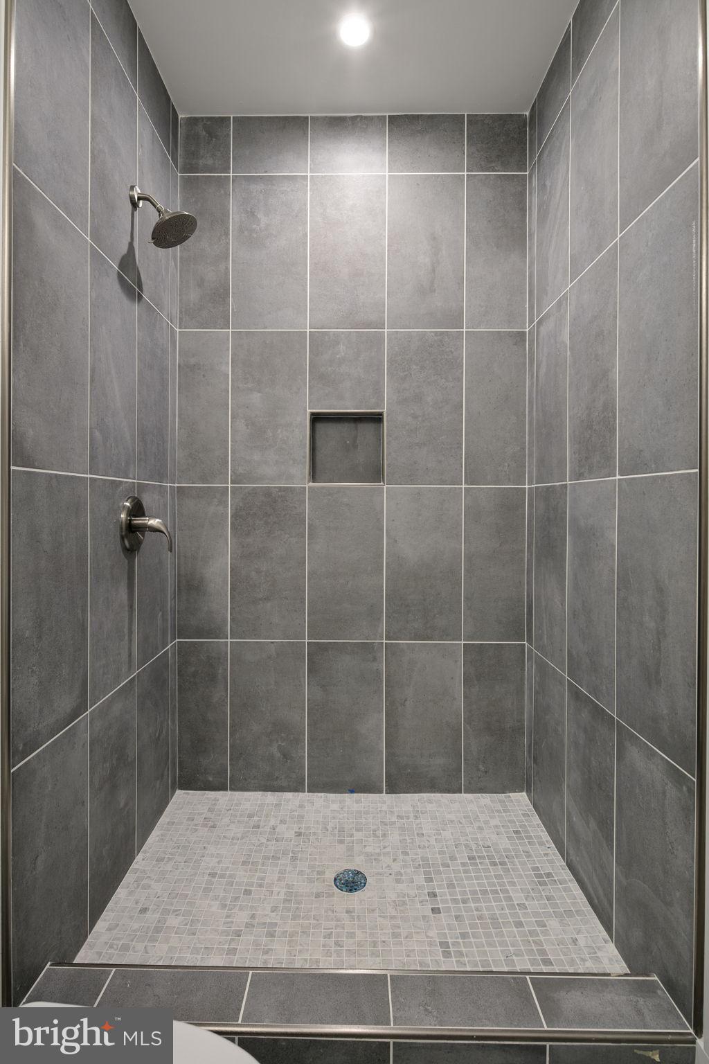 TARA - LEEWAY HEIGHTS - Residential