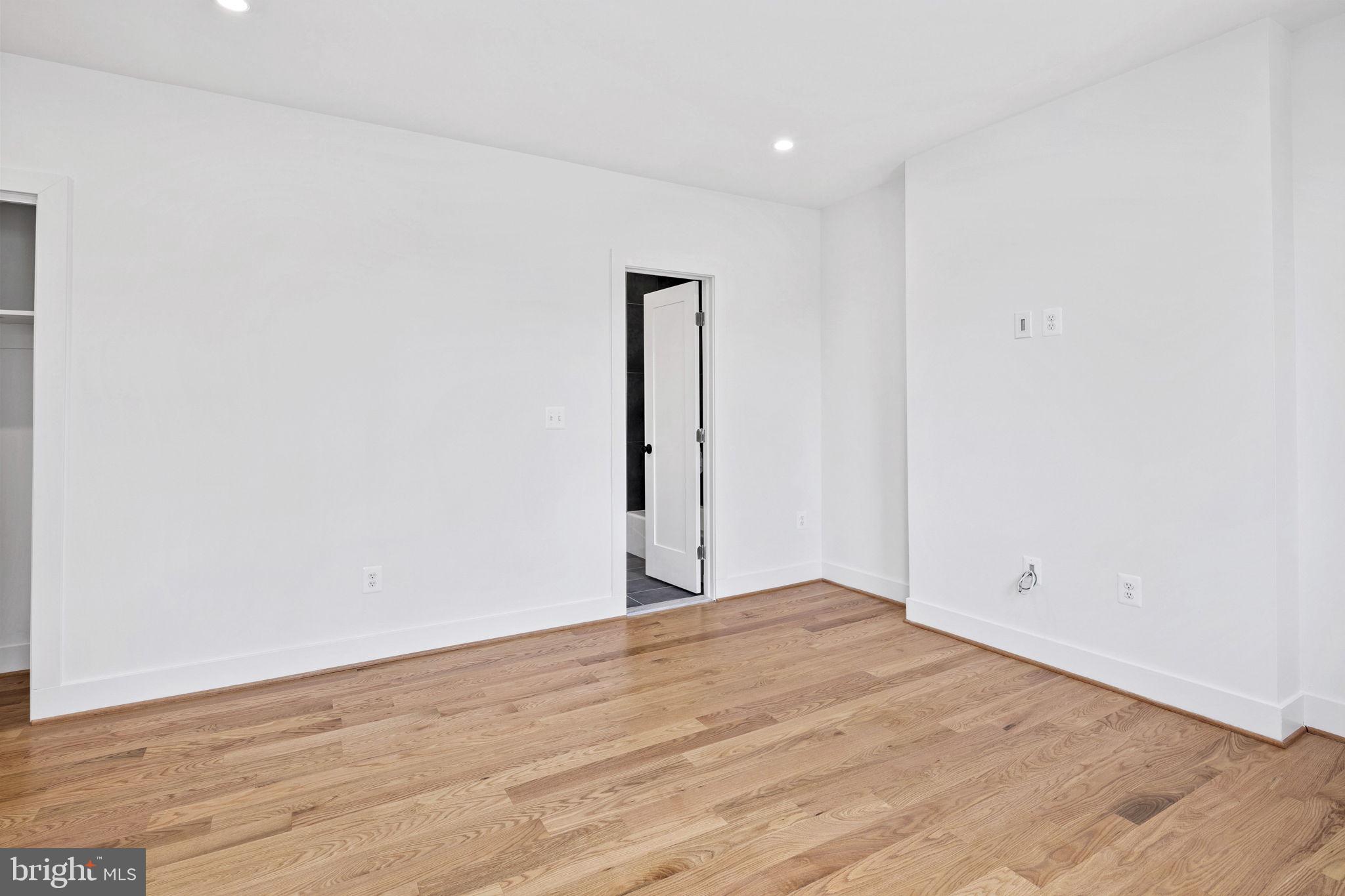 TARA - LEEWAY HEIGHTS - Residential