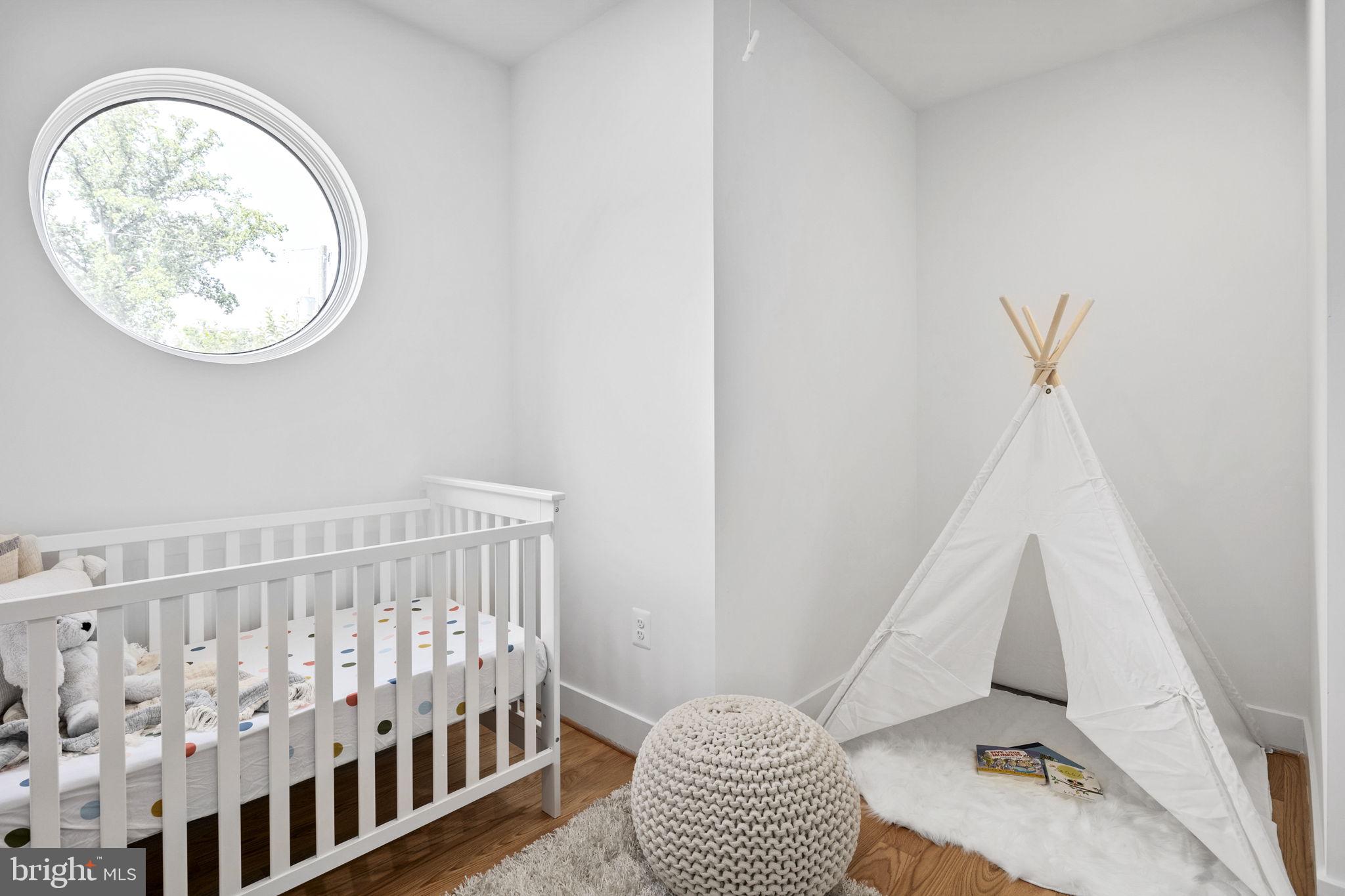 TARA - LEEWAY HEIGHTS - Residential