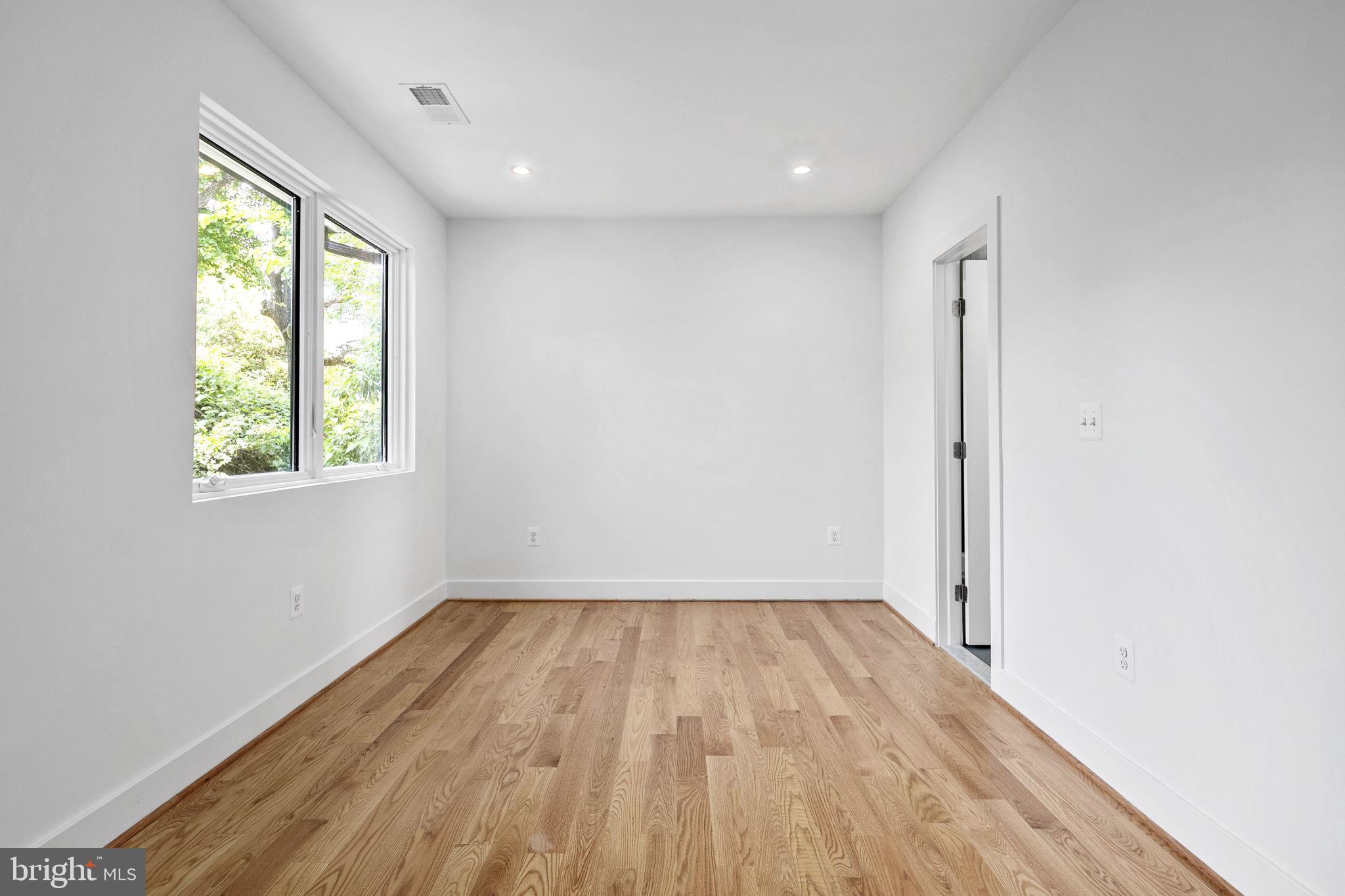 TARA - LEEWAY HEIGHTS - Residential