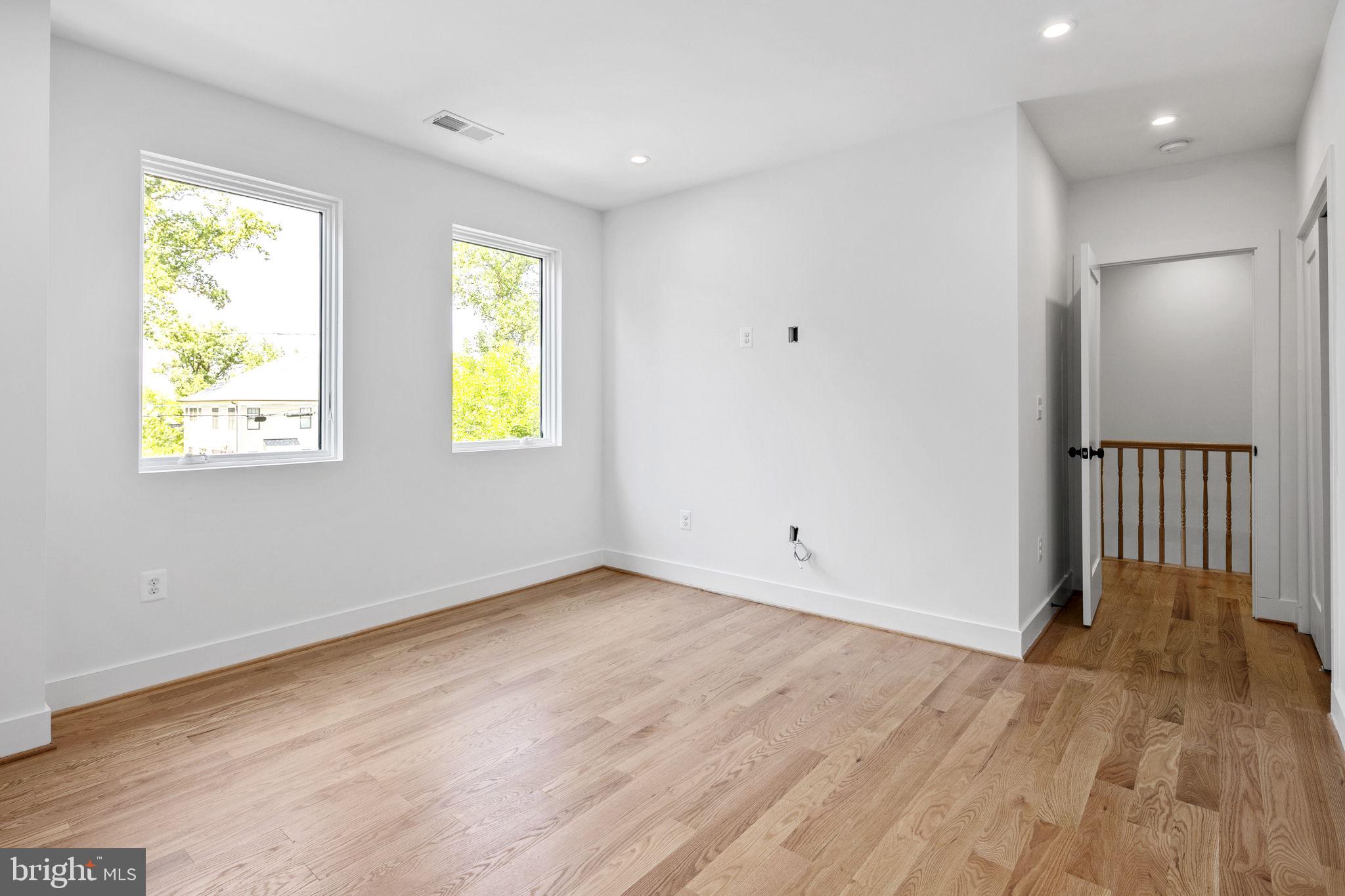 TARA - LEEWAY HEIGHTS - Residential