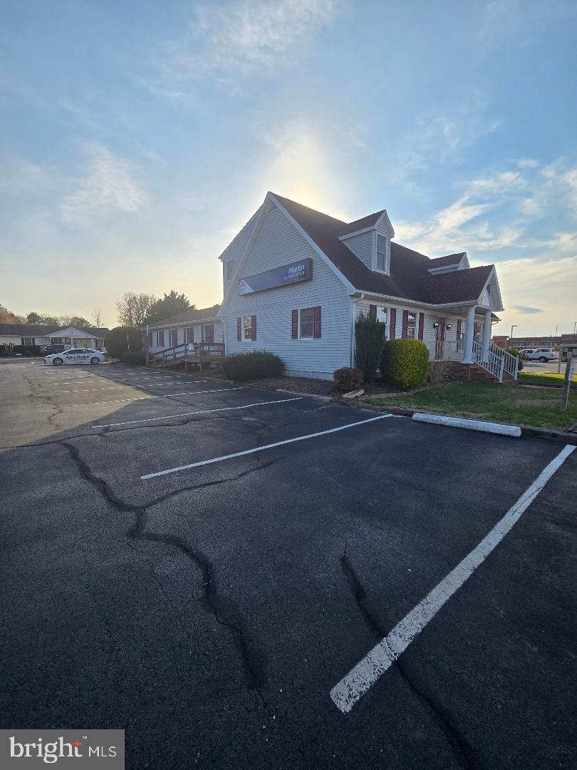 11049 RACETRACK ROAD A & B